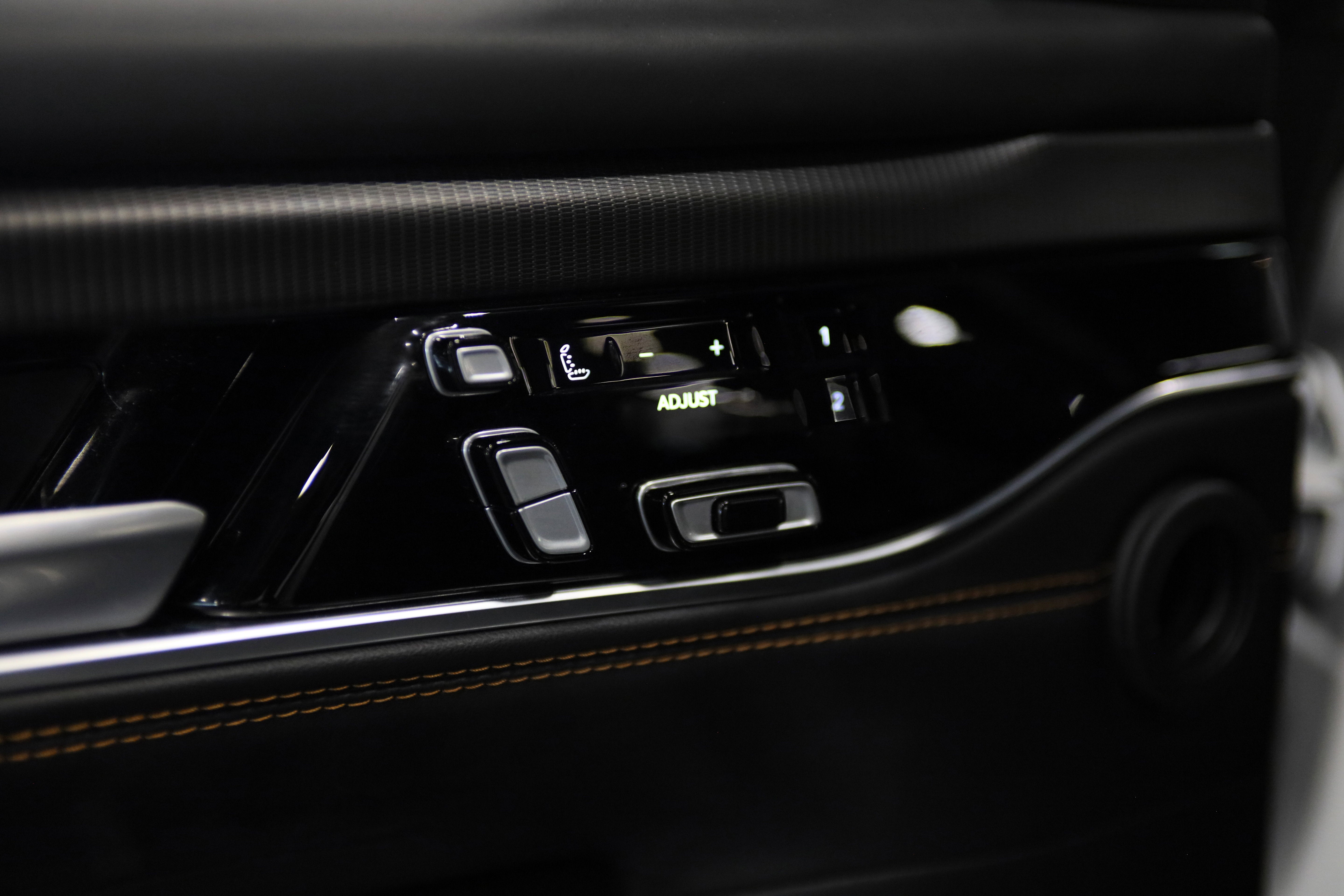 2025 Jeep Grand Wagoneer L Series III Obsidian
