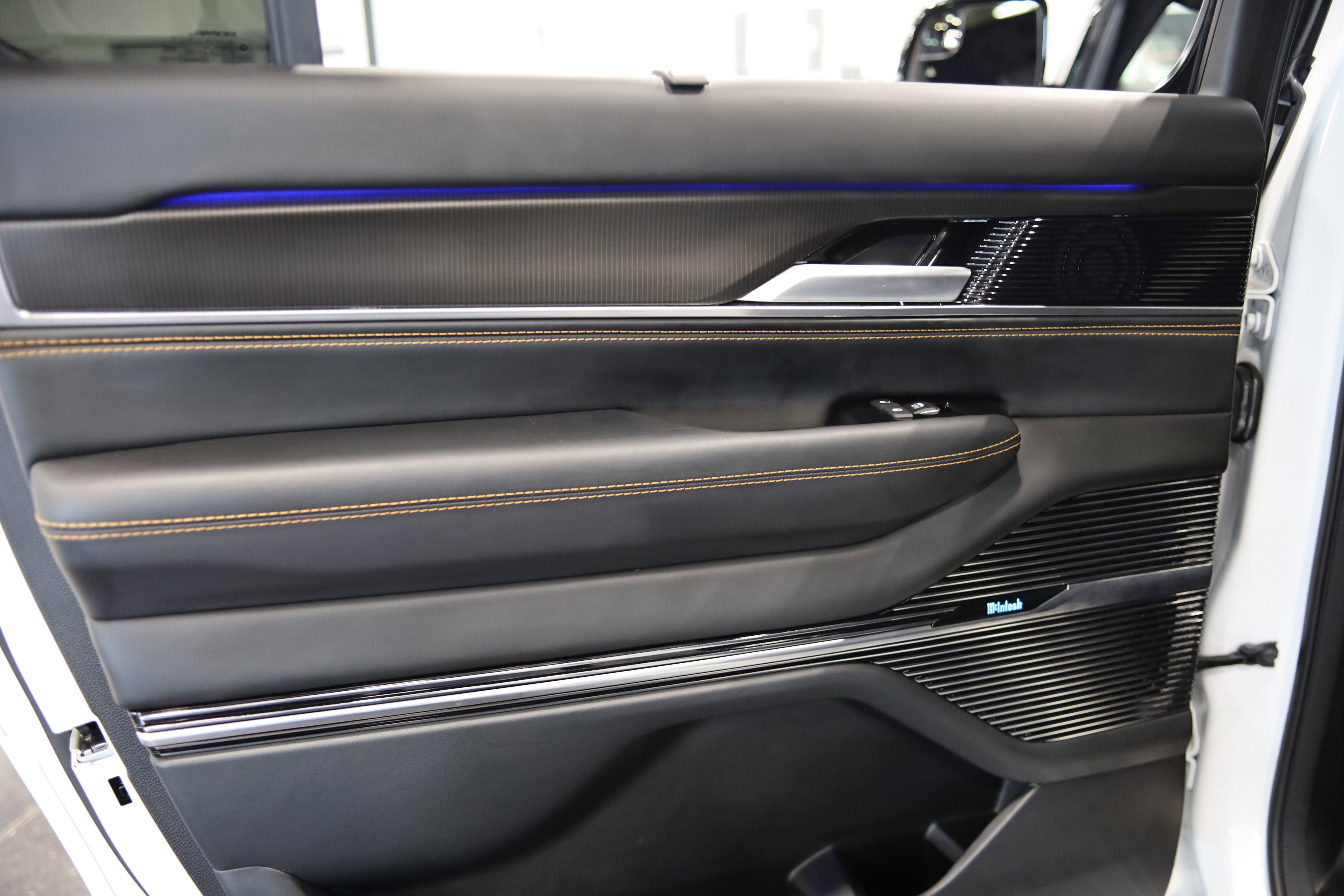 2025 Jeep Grand Wagoneer L Series III Obsidian