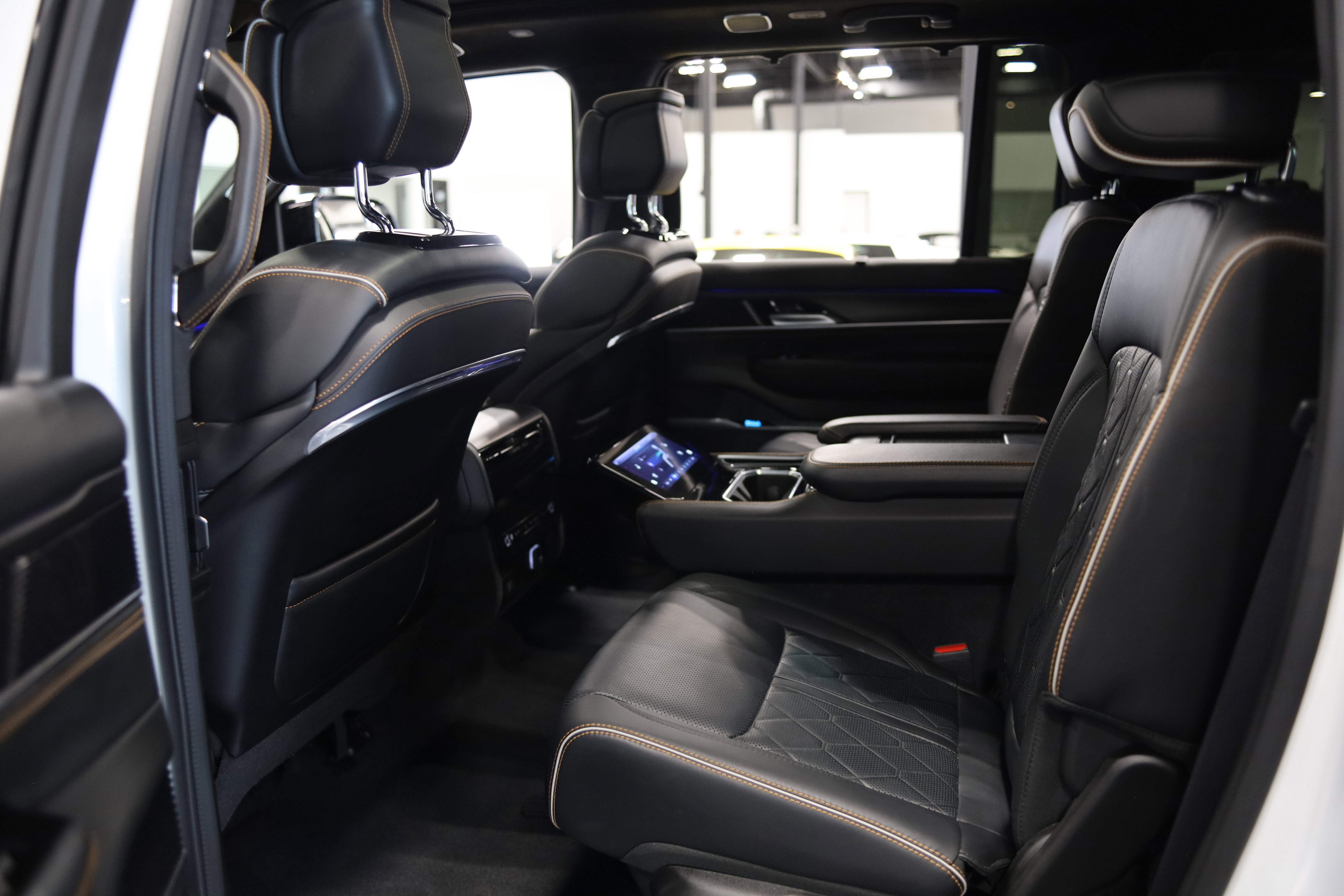 2025 Jeep Grand Wagoneer L Series III Obsidian