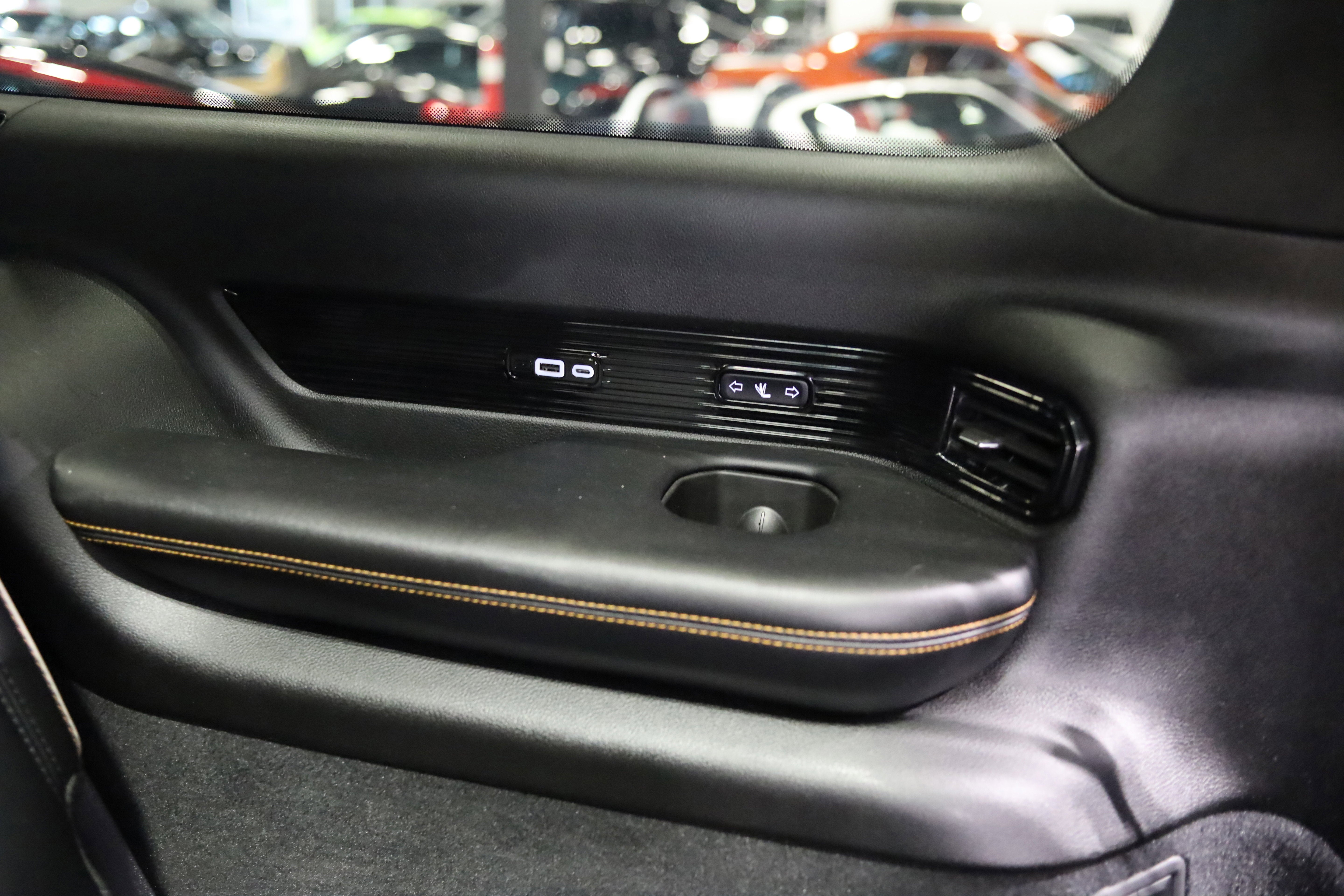 2025 Jeep Grand Wagoneer L Series III Obsidian