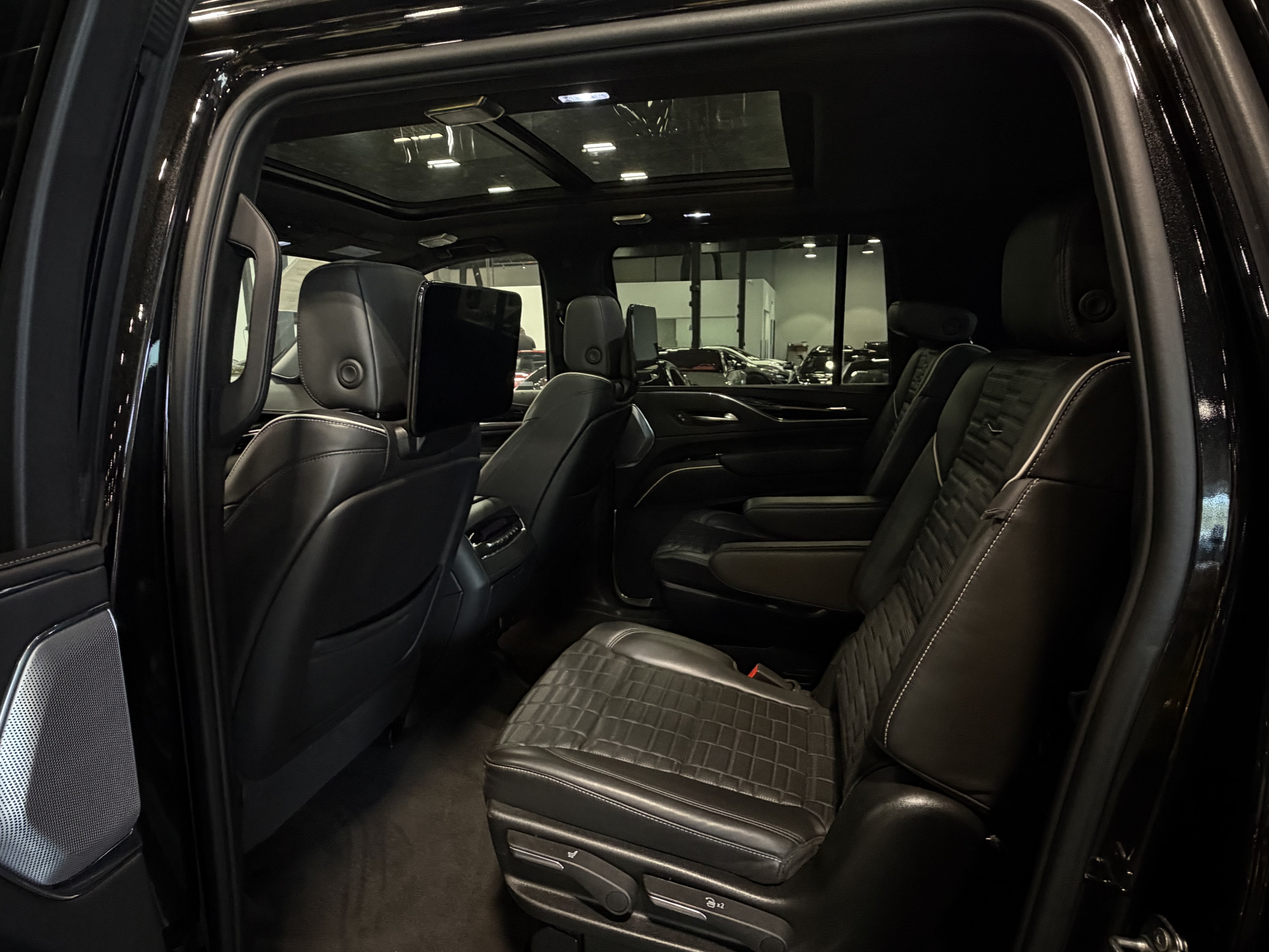 2024 Cadillac Escalade ESV AWD V-Series