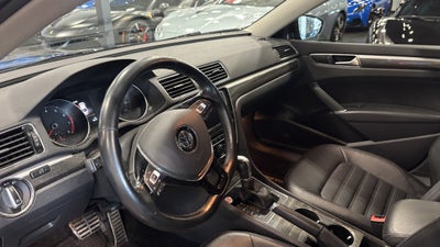 2016 Volkswagen Passat 3.6L V6 SEL Premium