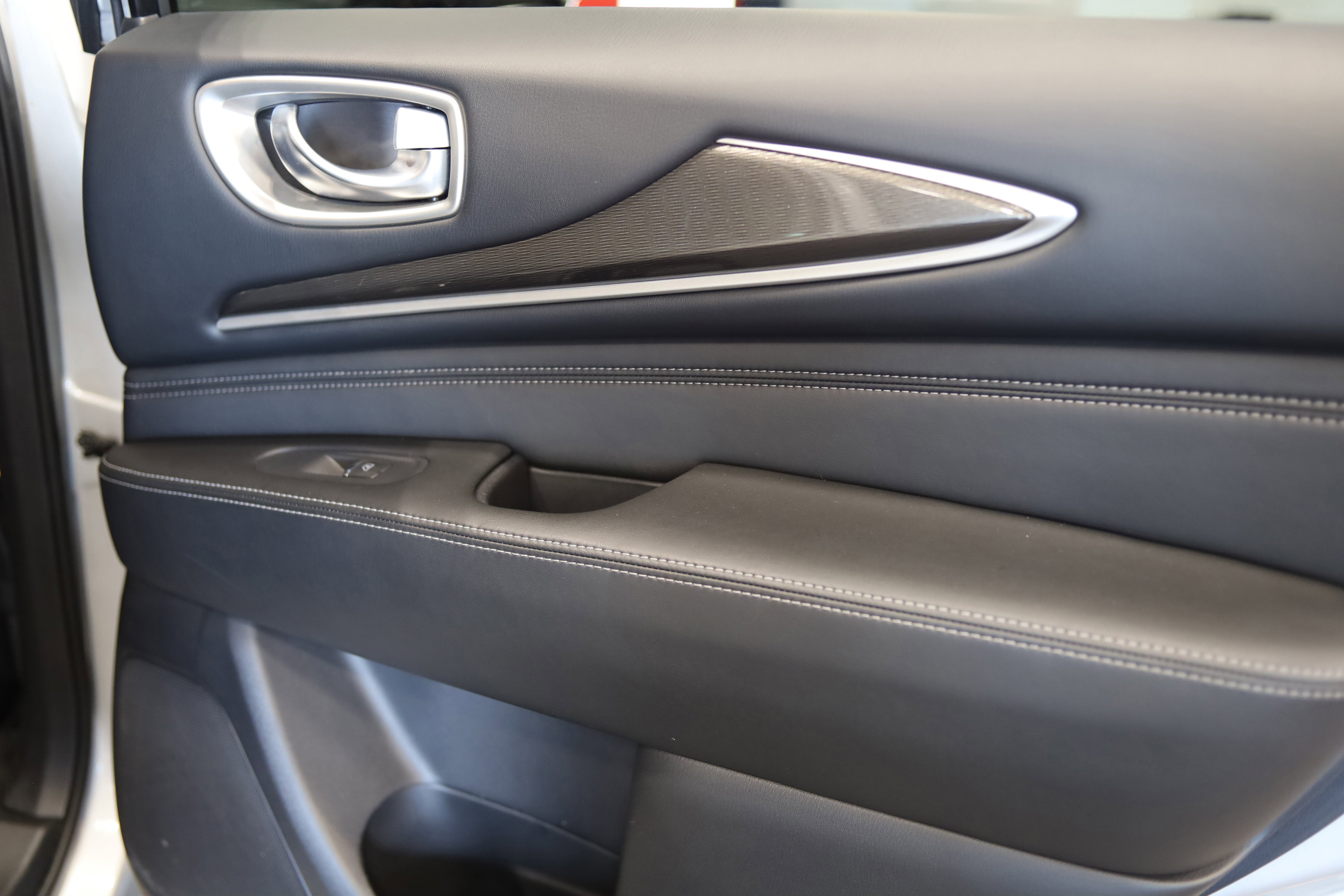 2017 INFINITI QX60 Base