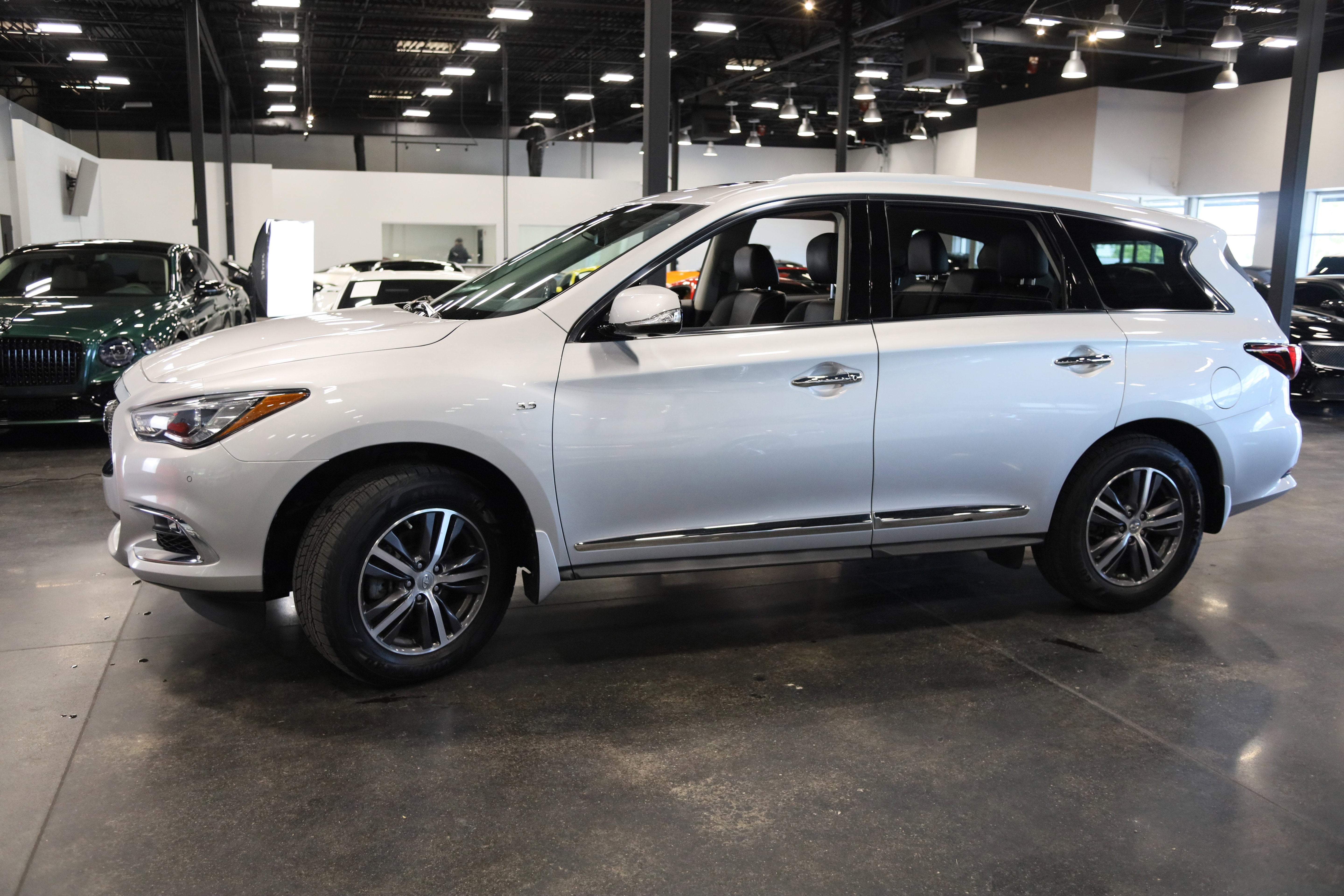 2017 INFINITI QX60 Base