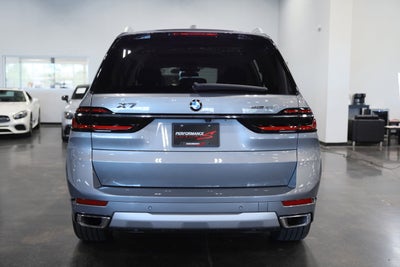 2025 BMW X7 xDrive40i