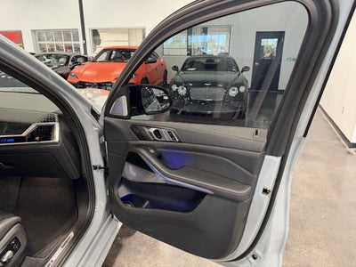 2024 BMW X7 M60i