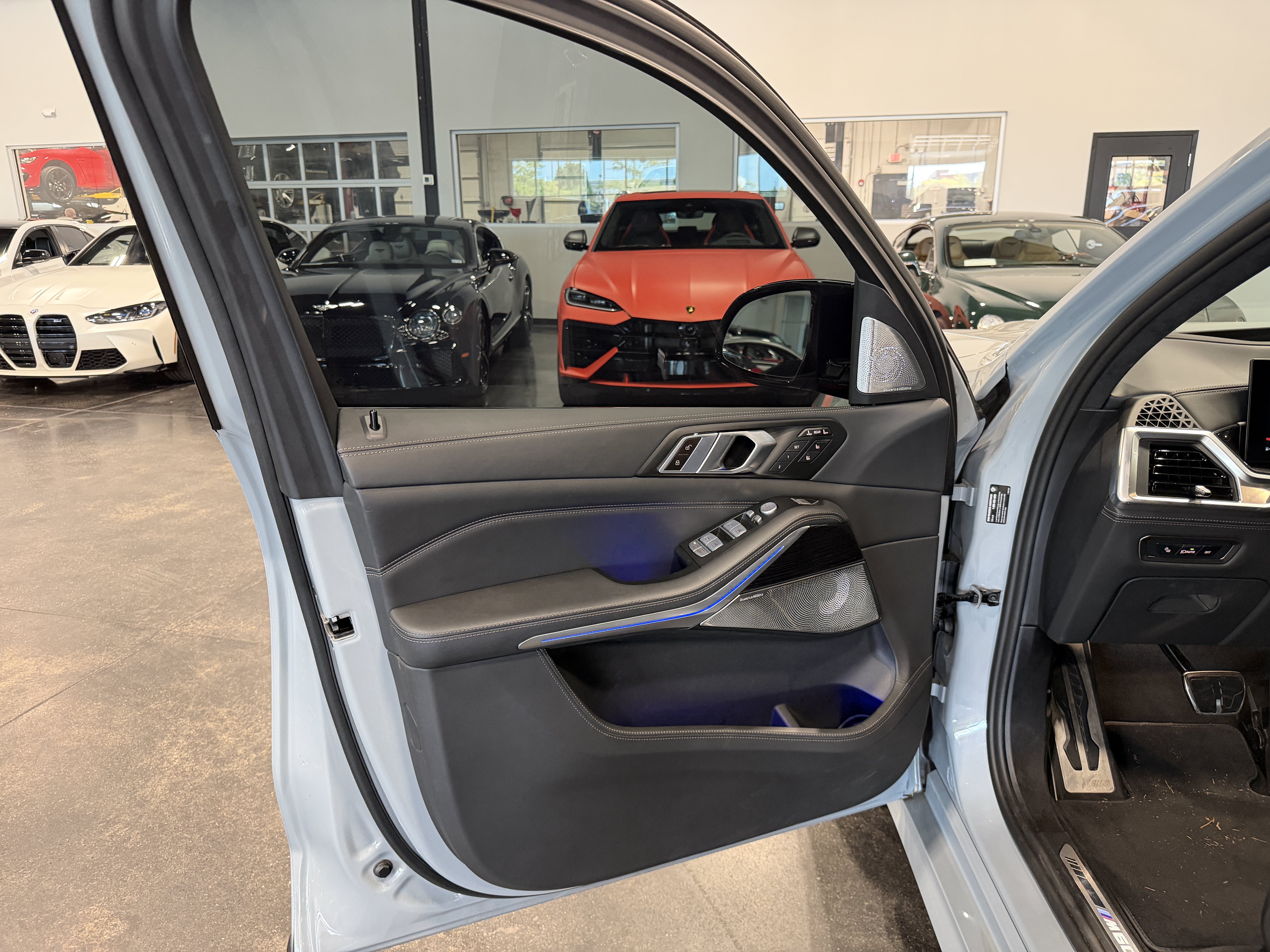 2024 BMW X7 M60i