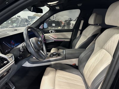2023 BMW X7 M60i