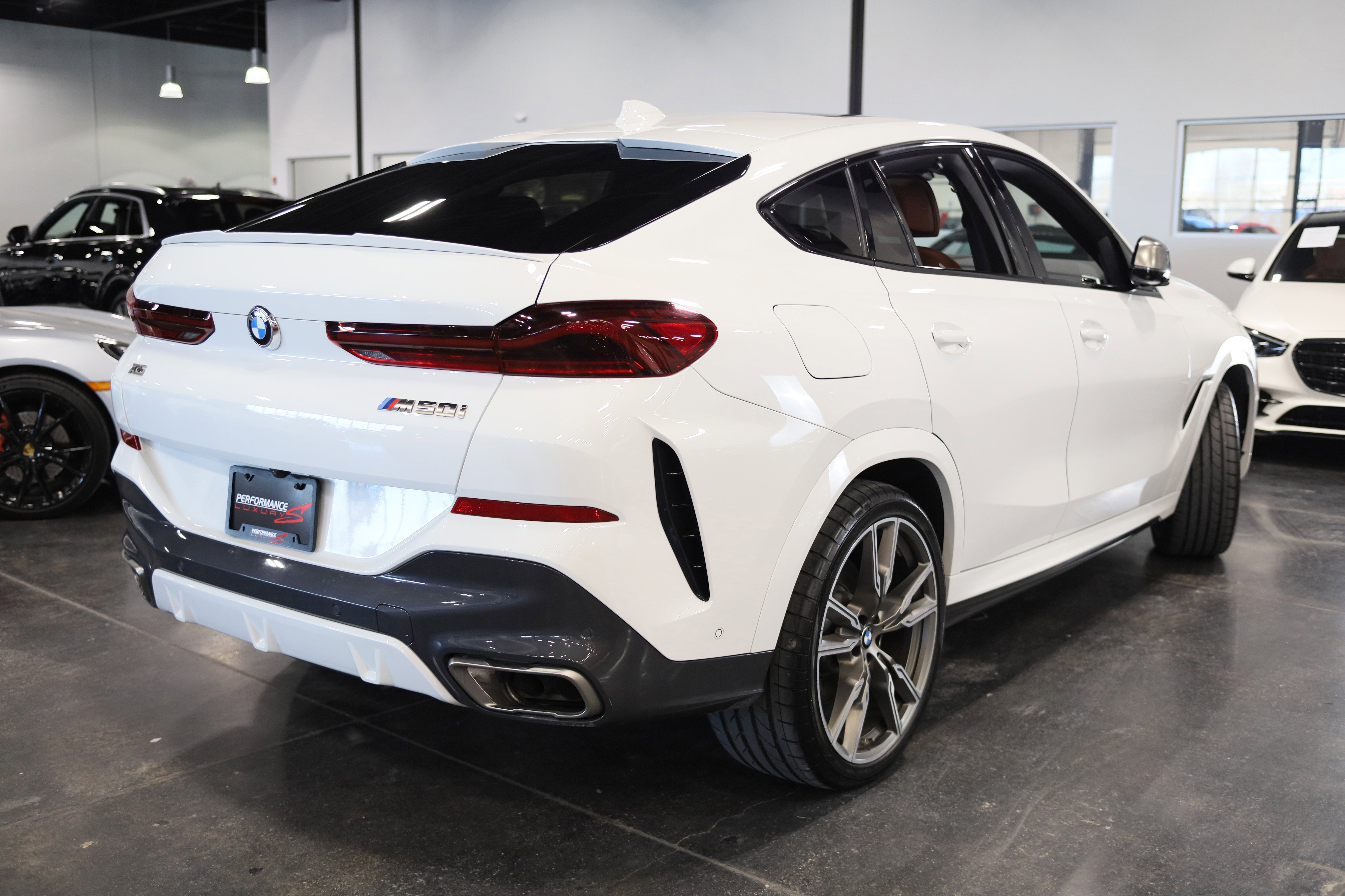 2022 BMW X6 M50i