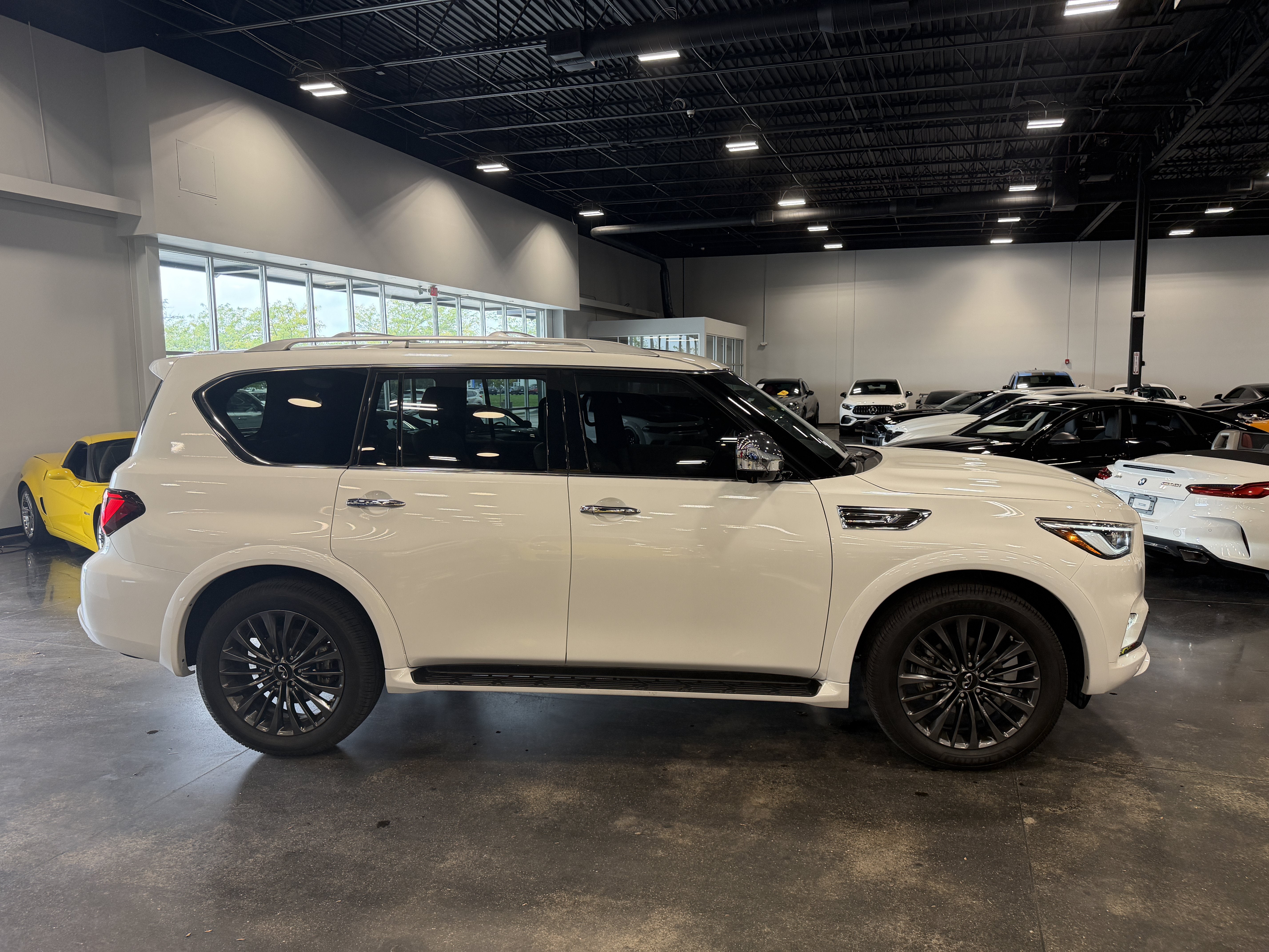 2024 INFINITI QX80 SENSORY