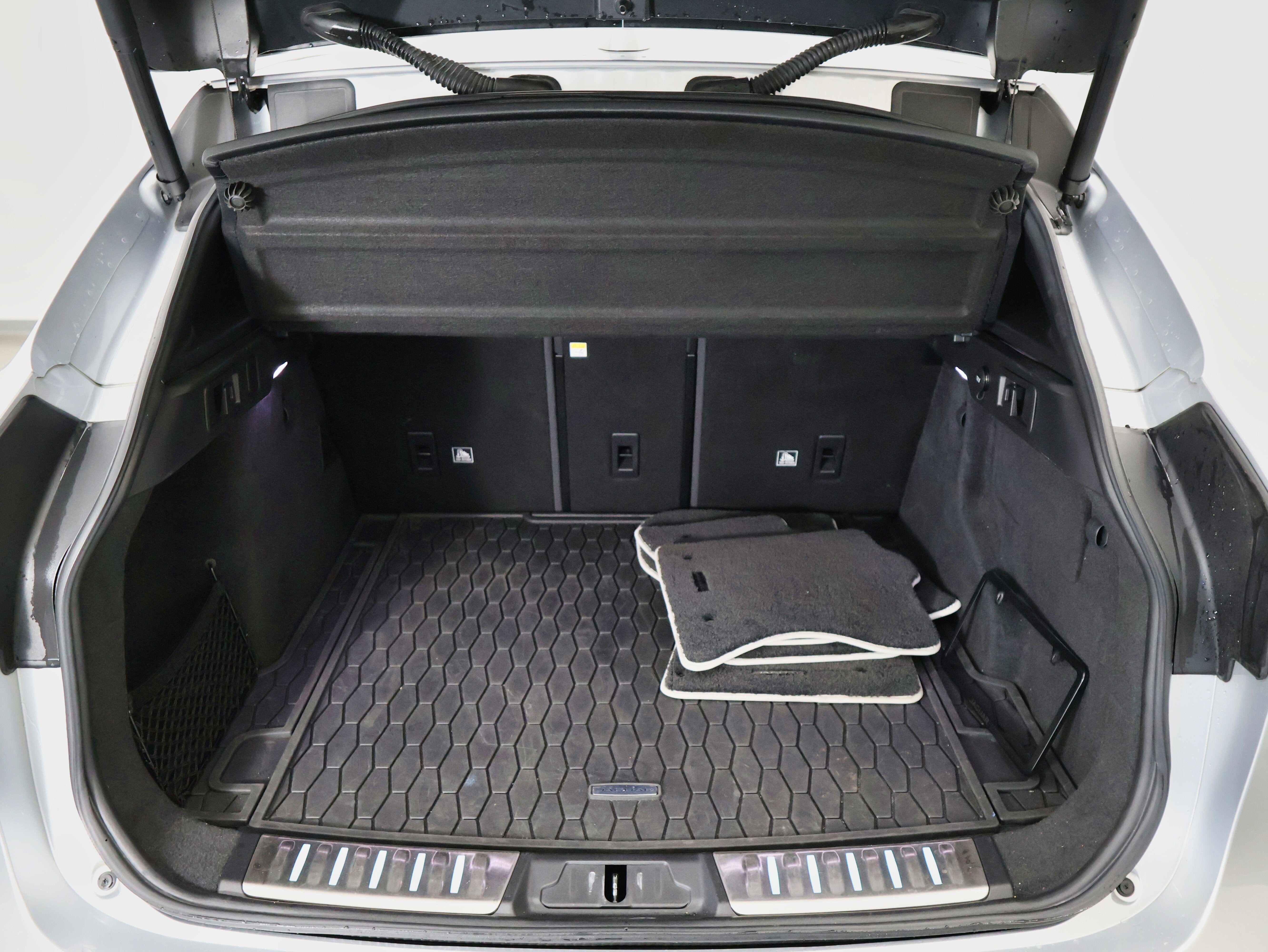 2020 Jaguar F-PACE SVR