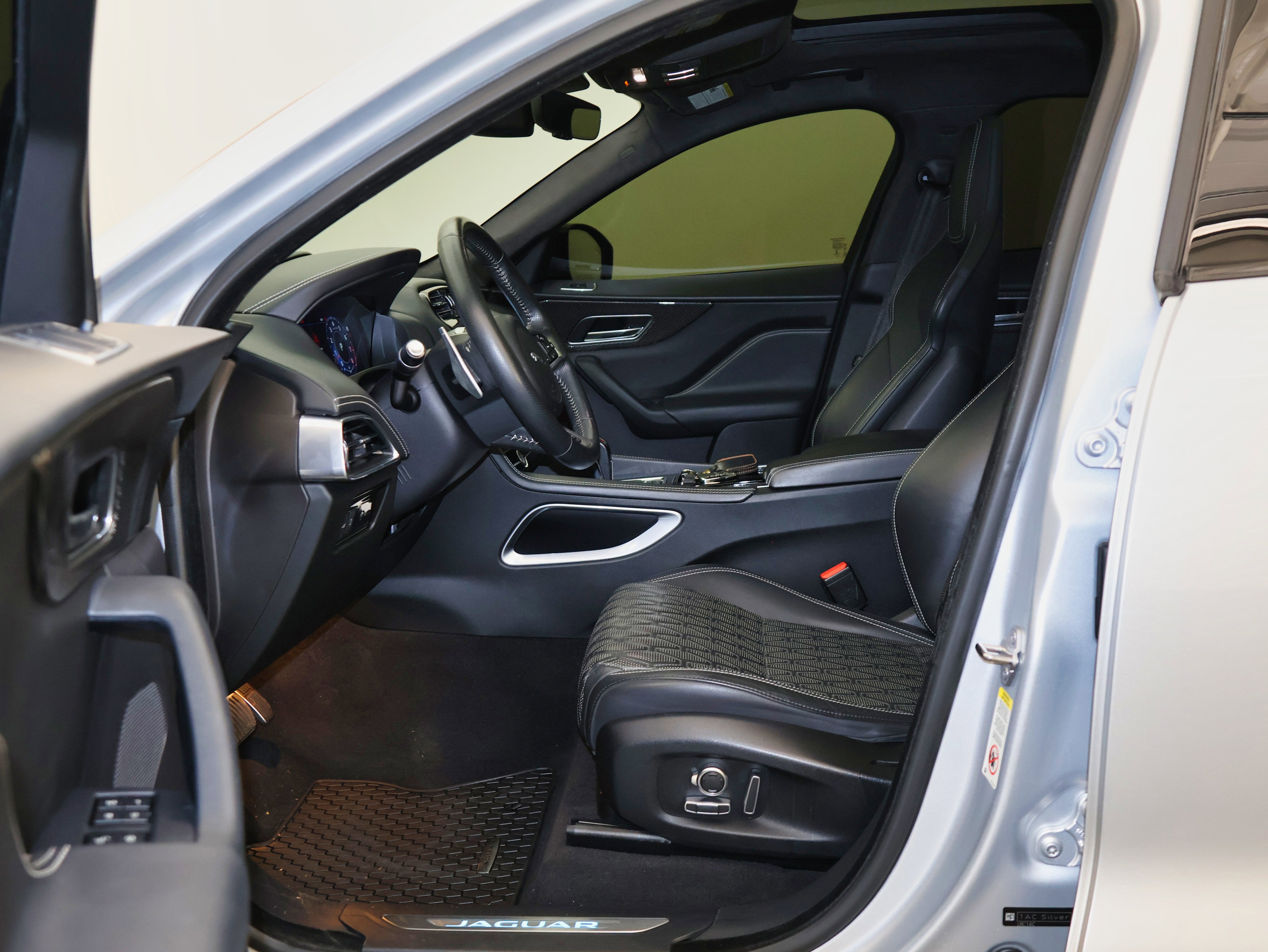 2020 Jaguar F-PACE SVR