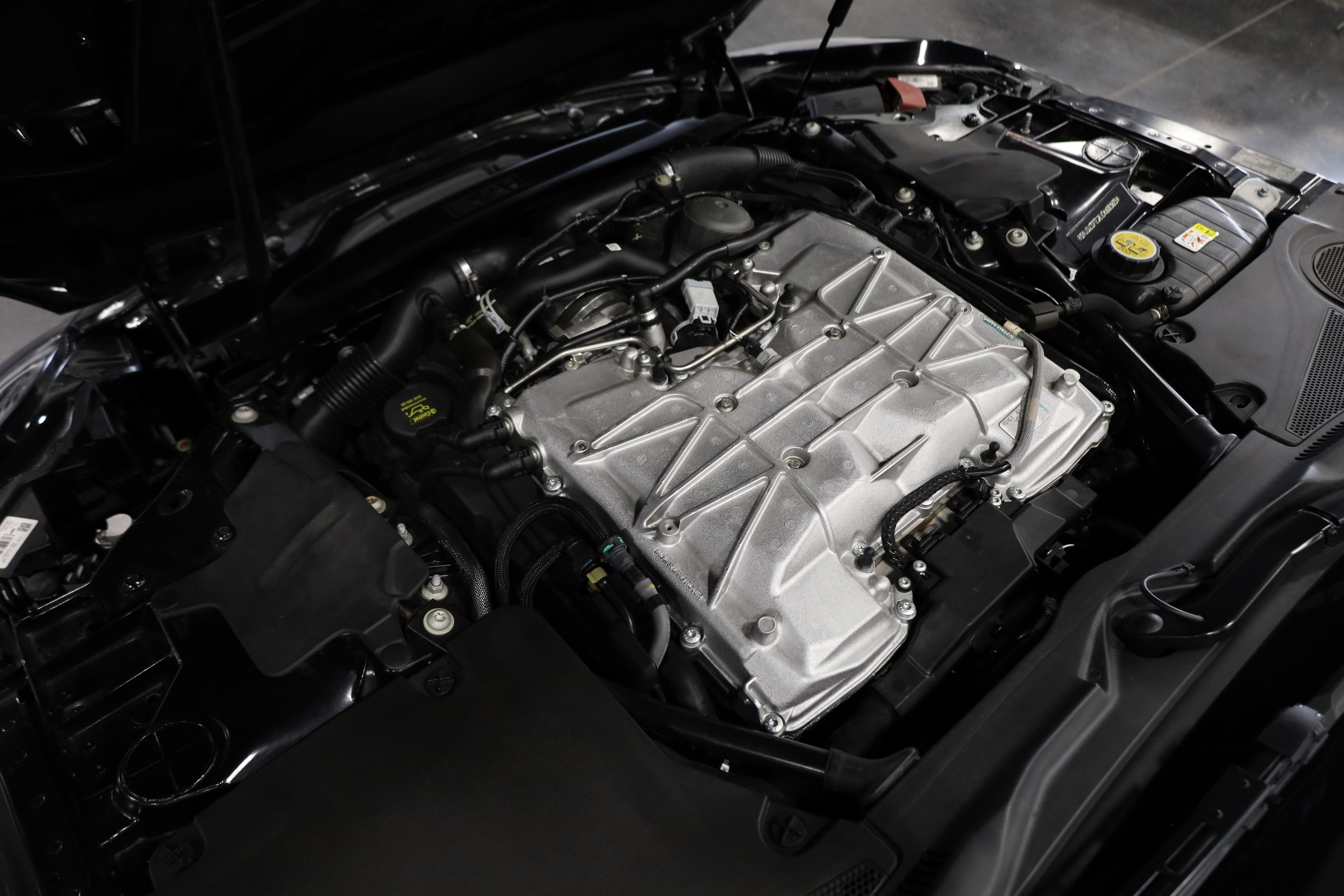 2020 Jaguar F-TYPE SVR