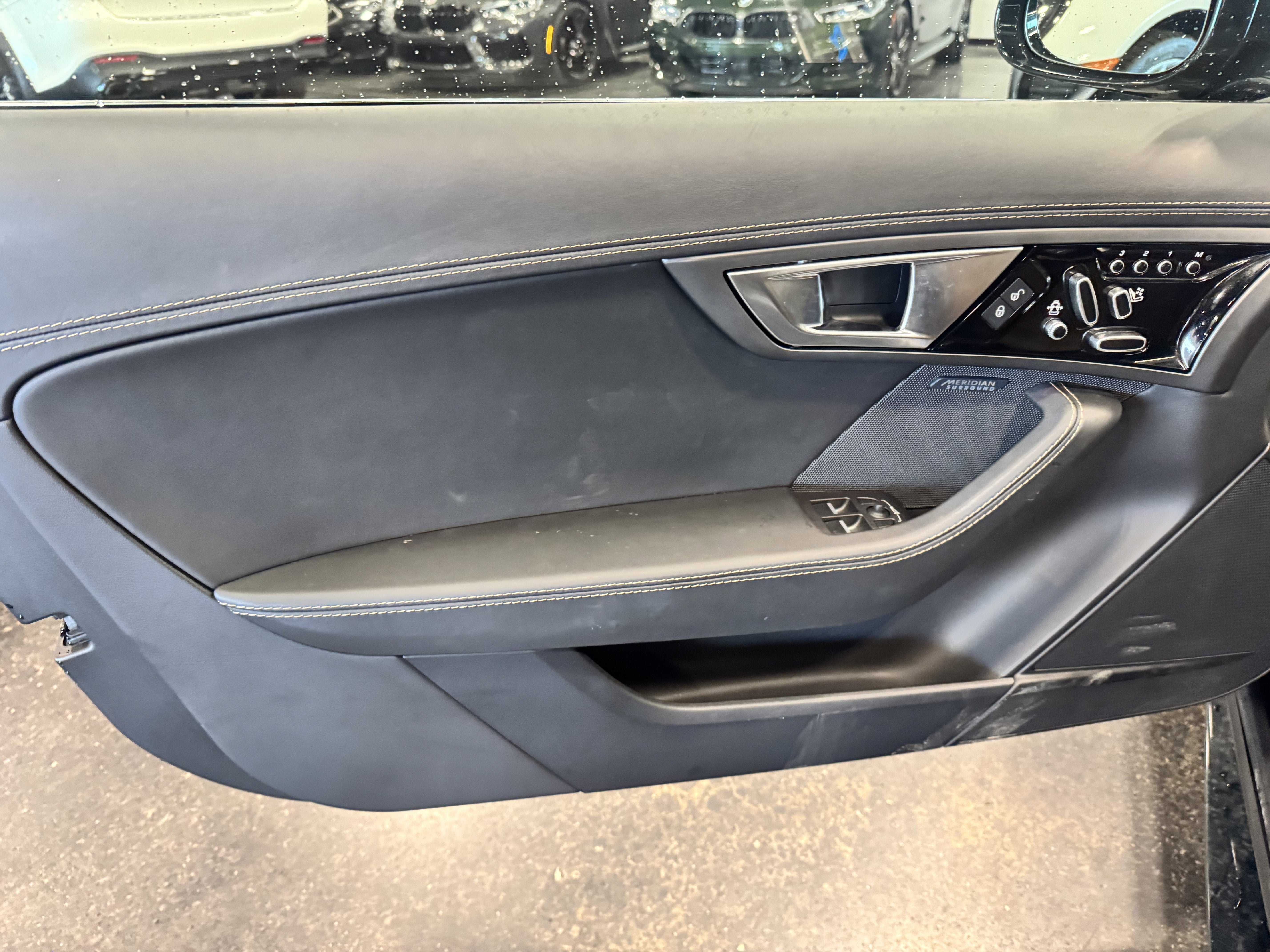 2016 Jaguar F-TYPE R