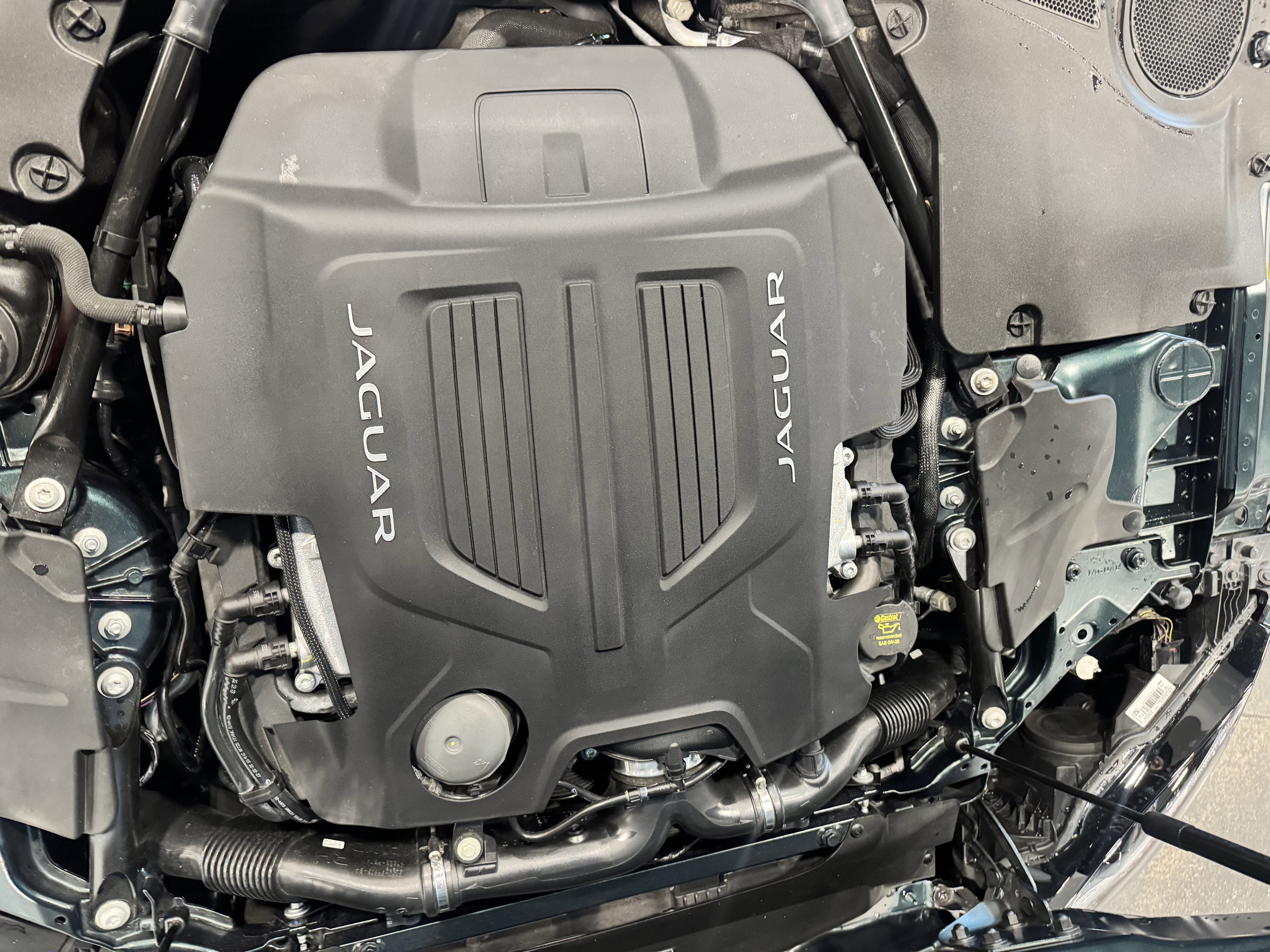 2016 Jaguar F-TYPE R