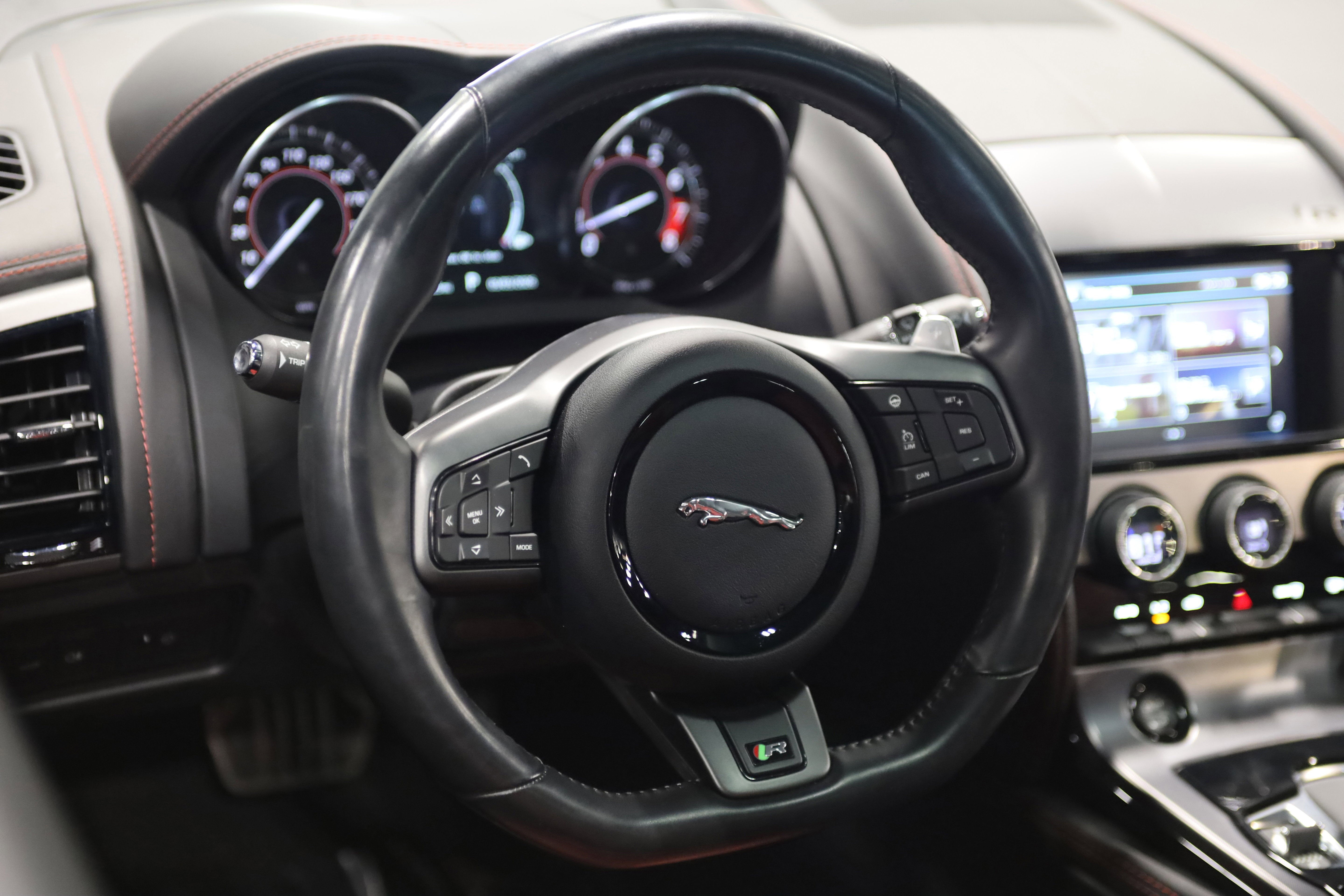 2017 Jaguar F-TYPE R