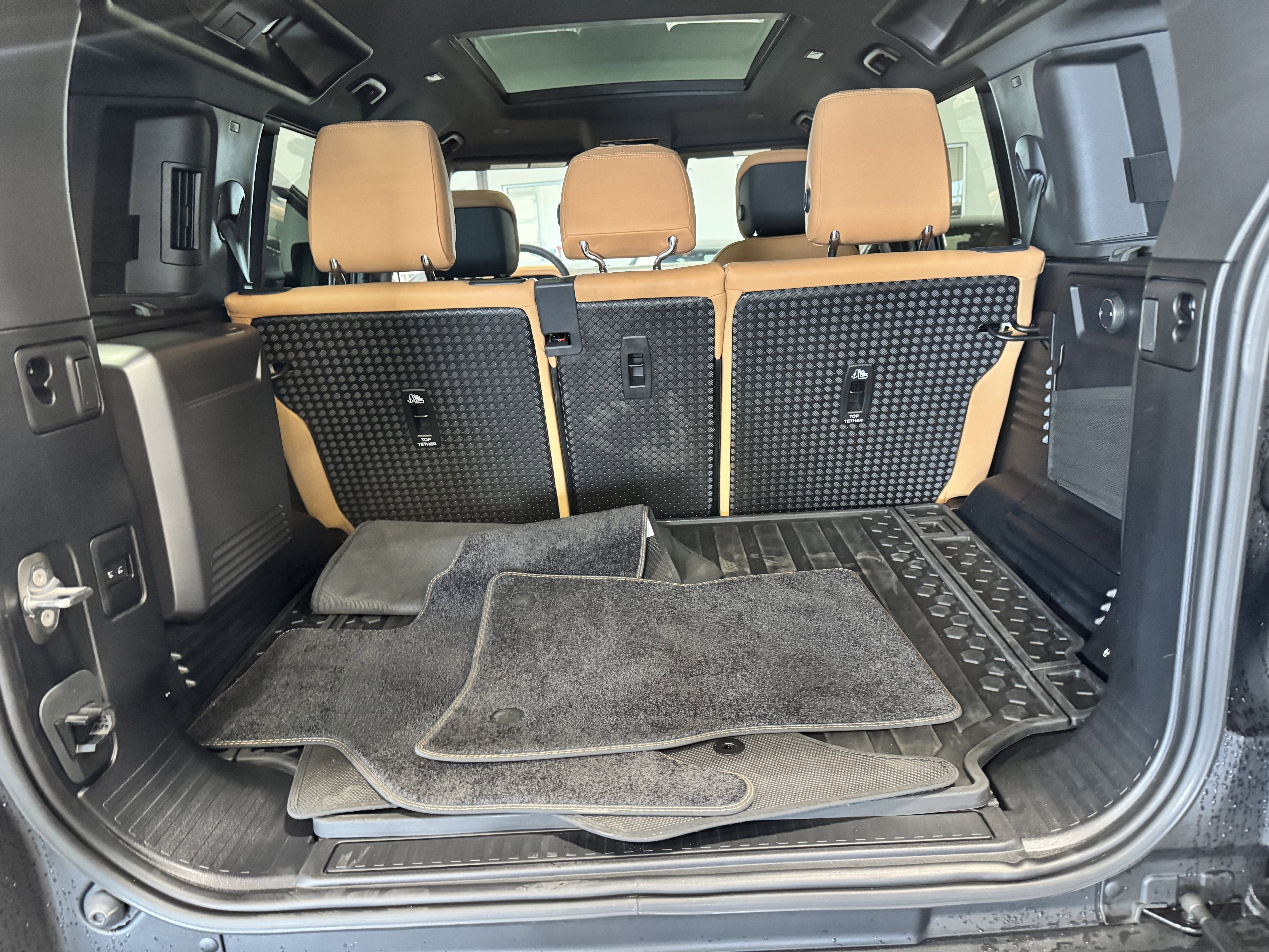 2023 Land Rover Defender Carpathian Edition