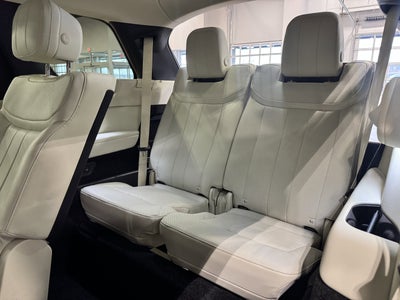 2025 Land Rover Range Rover SE