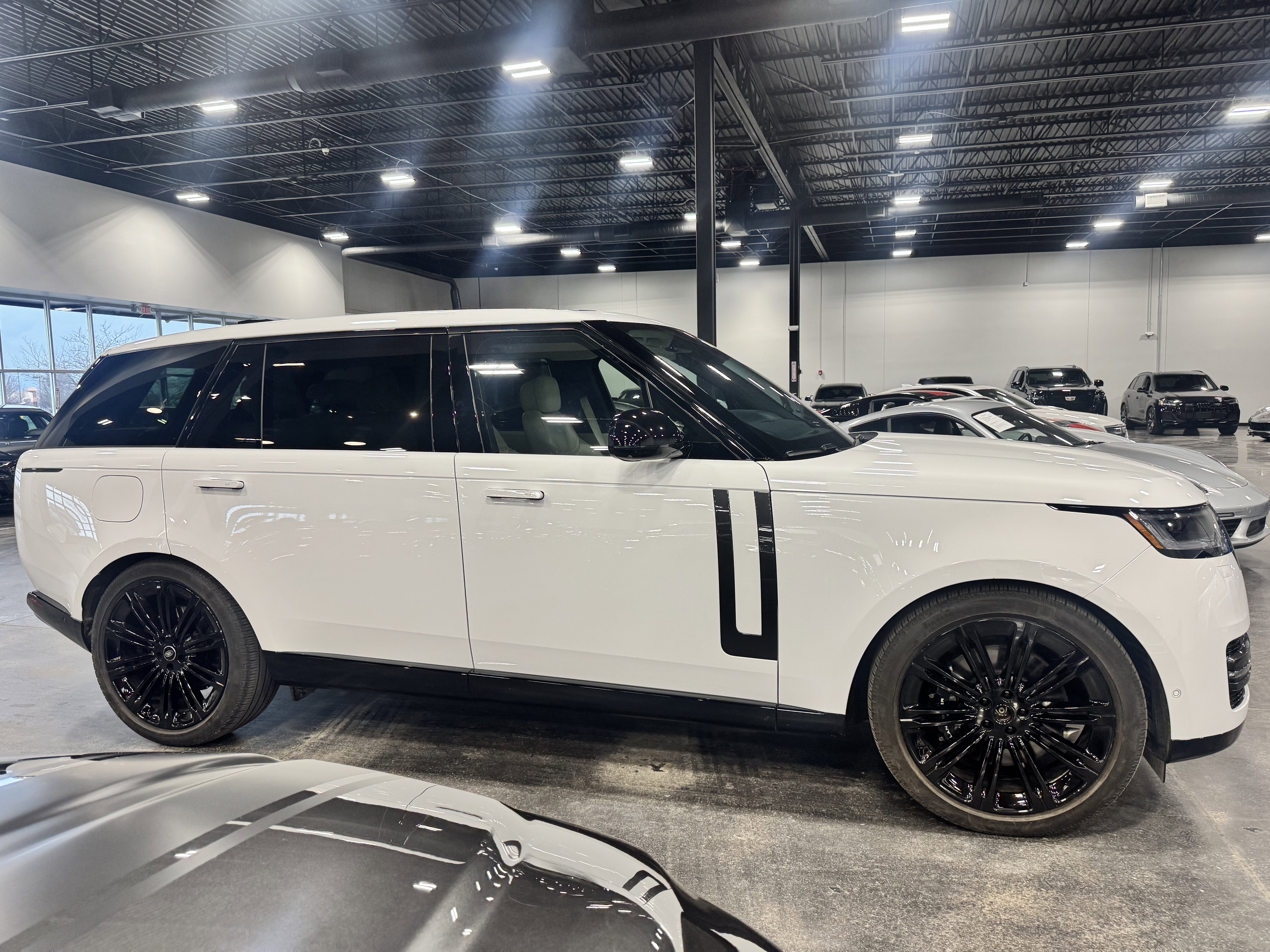 2025 Land Rover Range Rover SE