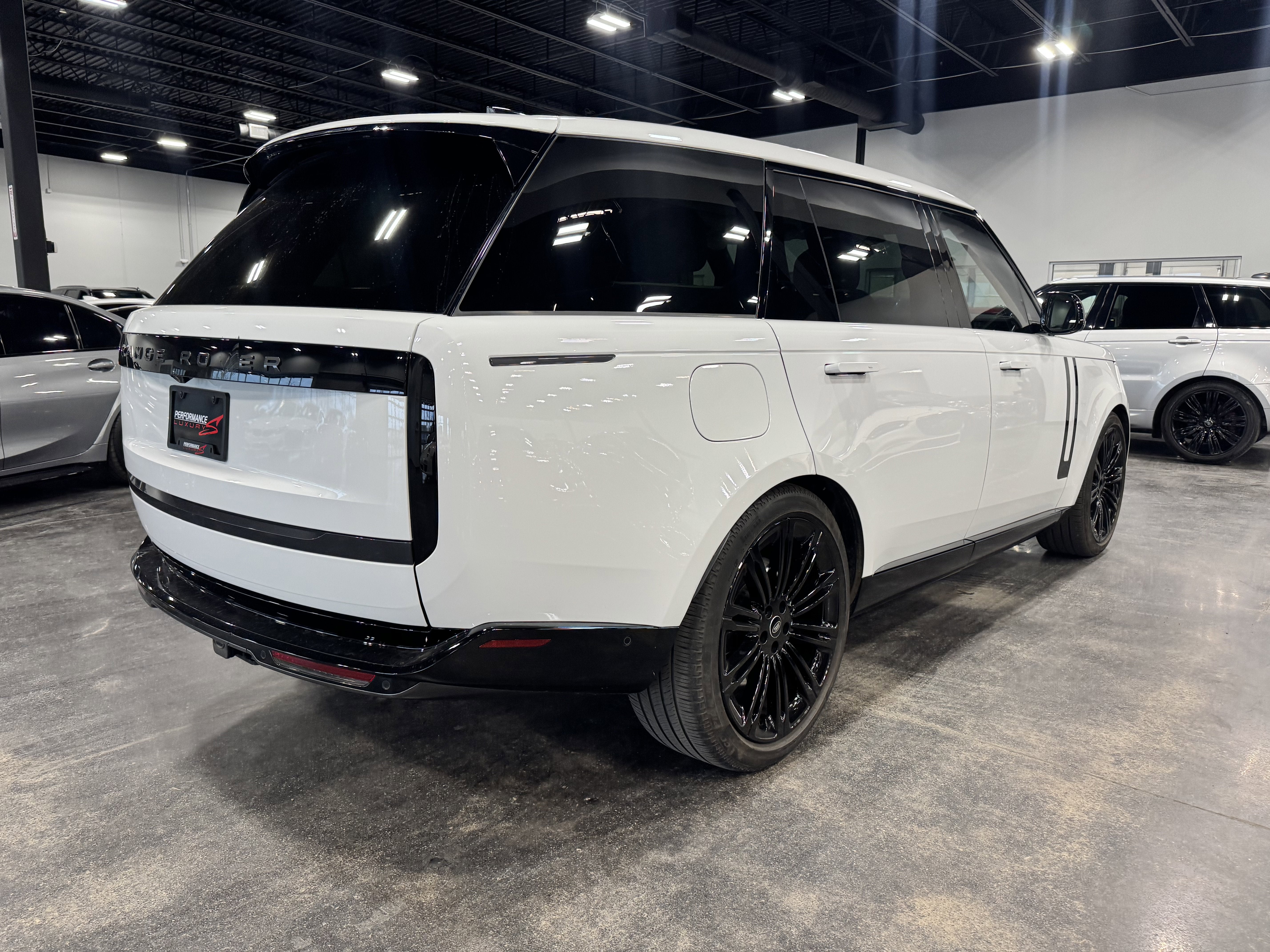 2025 Land Rover Range Rover SE