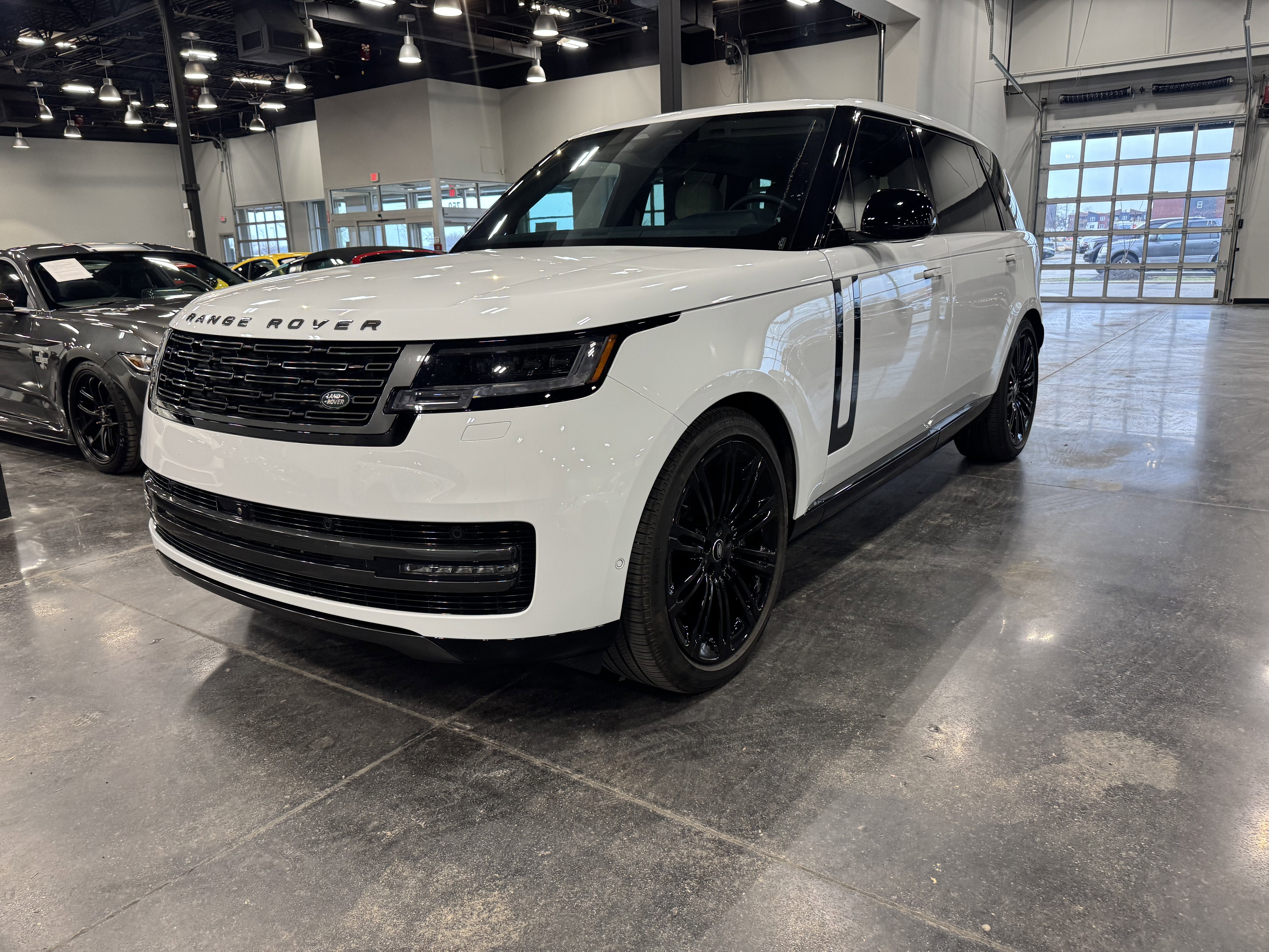 2025 Land Rover Range Rover SE