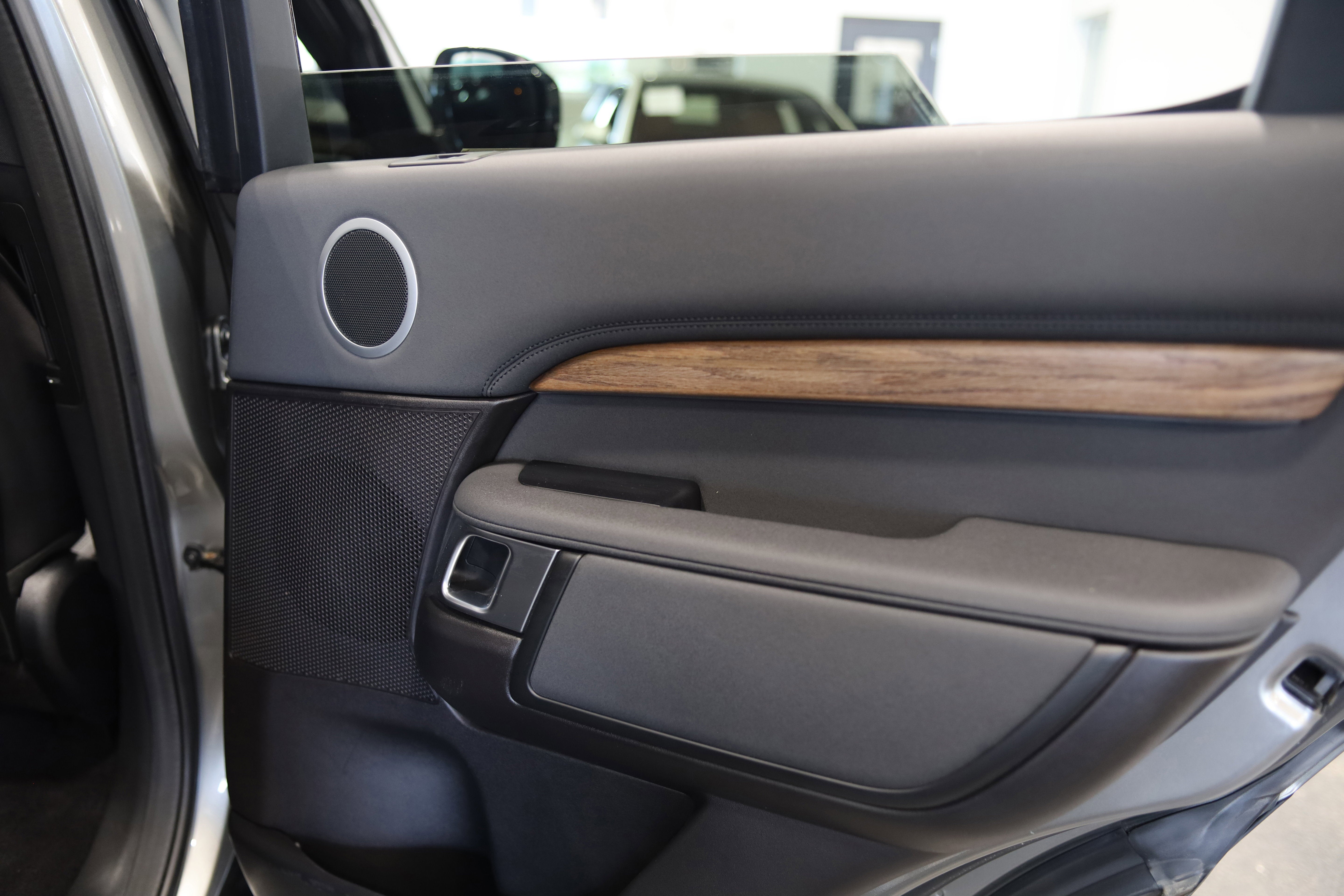 2018 Land Rover Discovery HSE