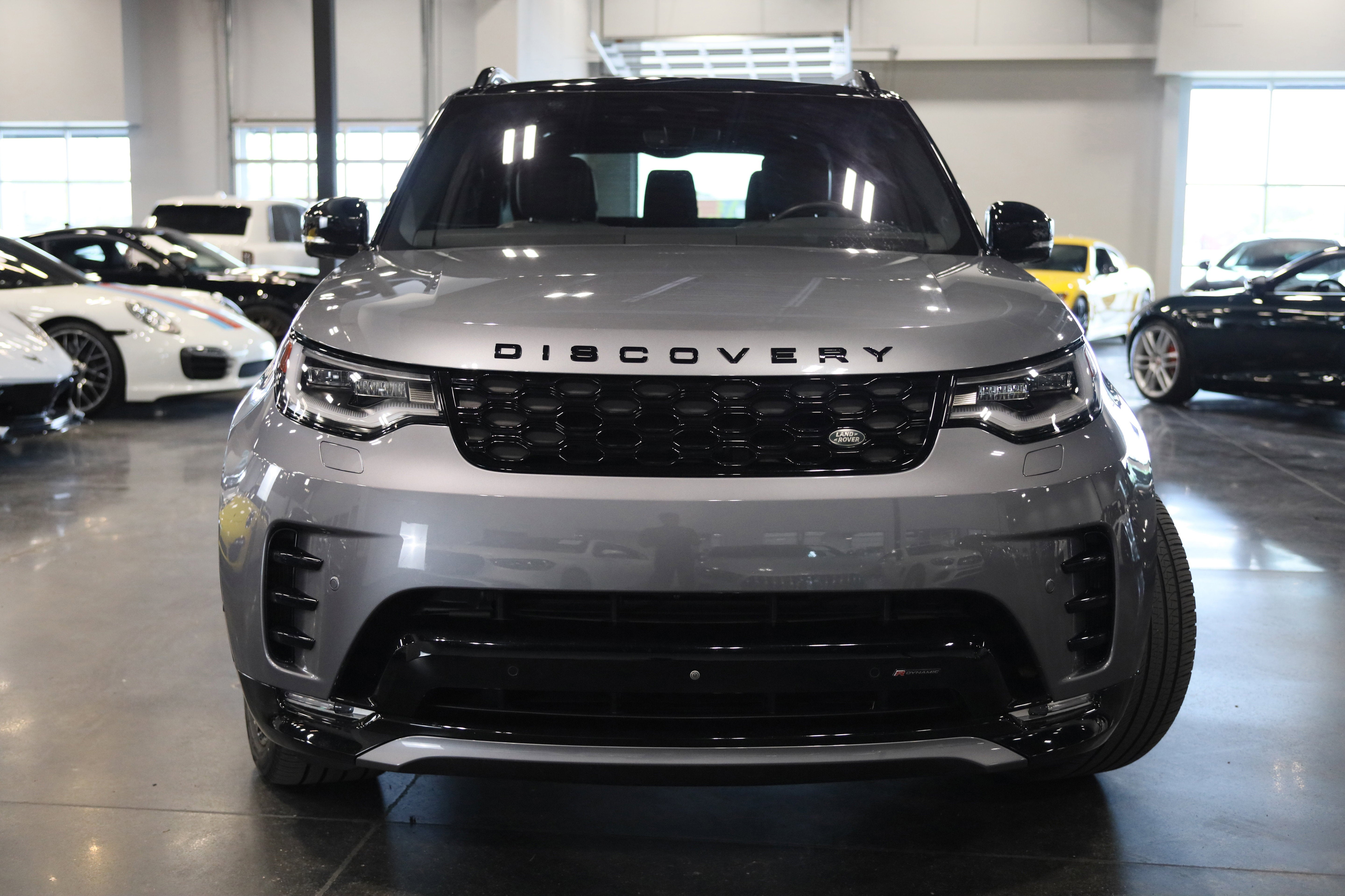 2023 Land Rover Discovery S R-Dynamic