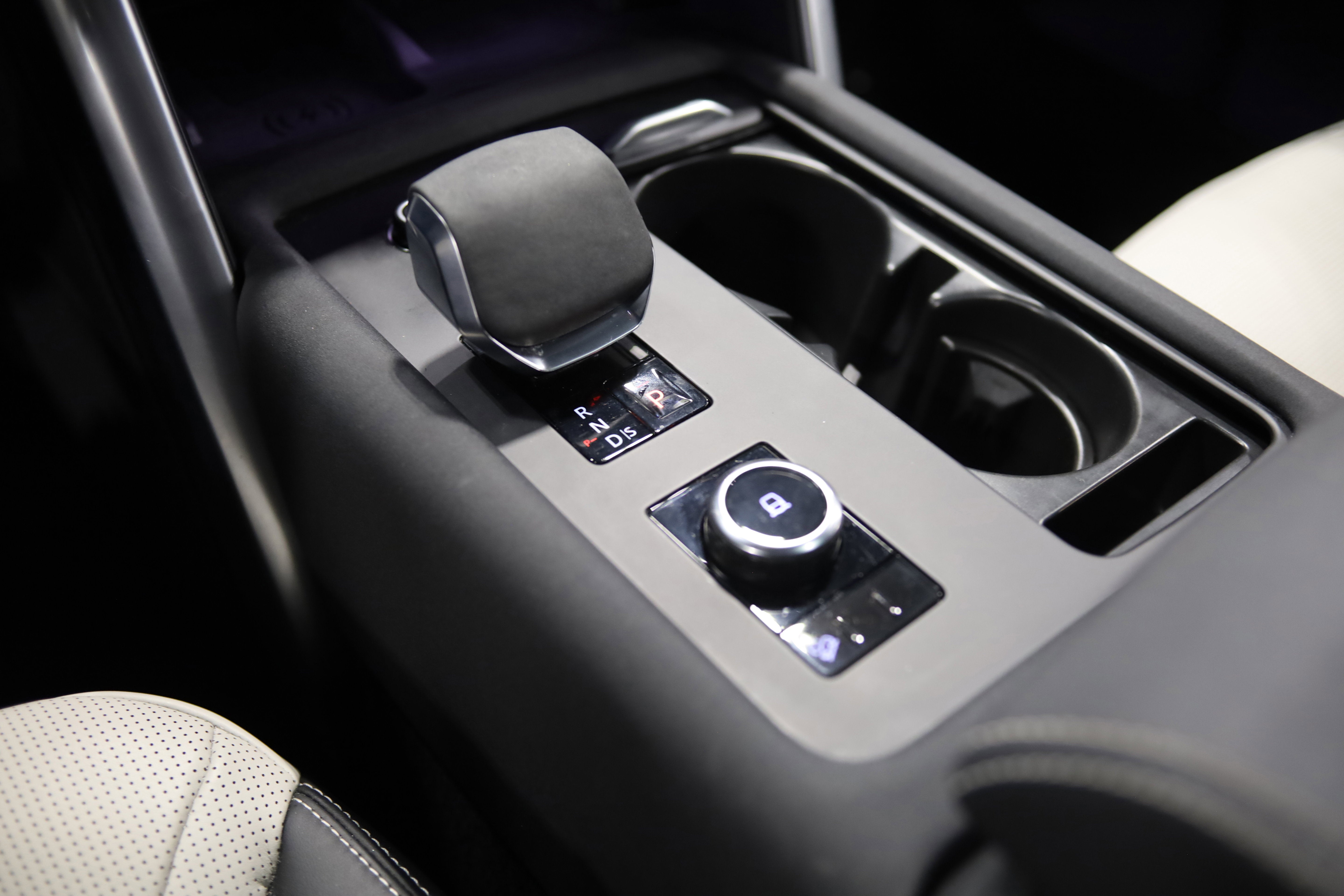 2023 Land Rover Discovery S R-Dynamic