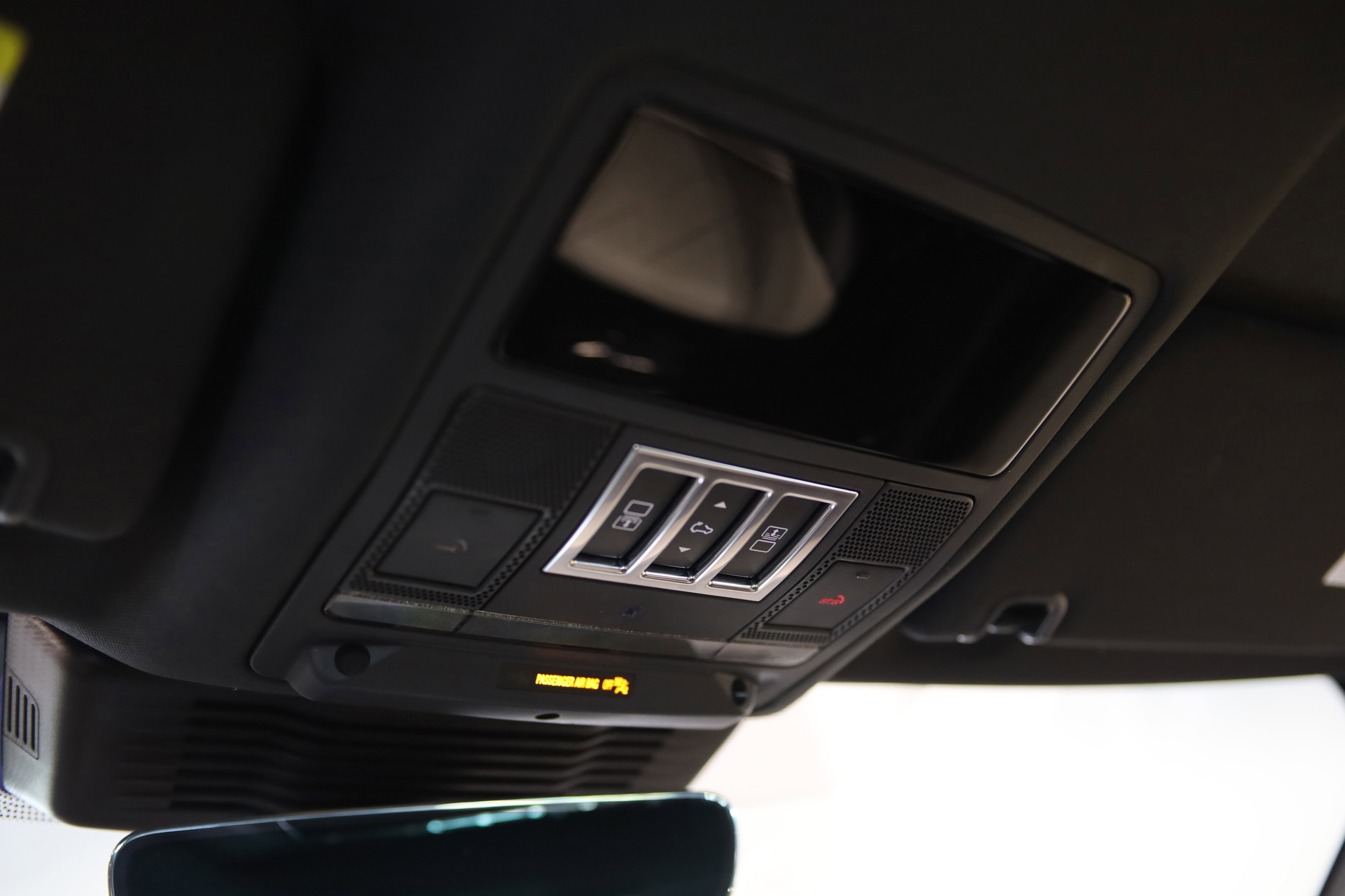 2023 Land Rover Discovery S R-Dynamic