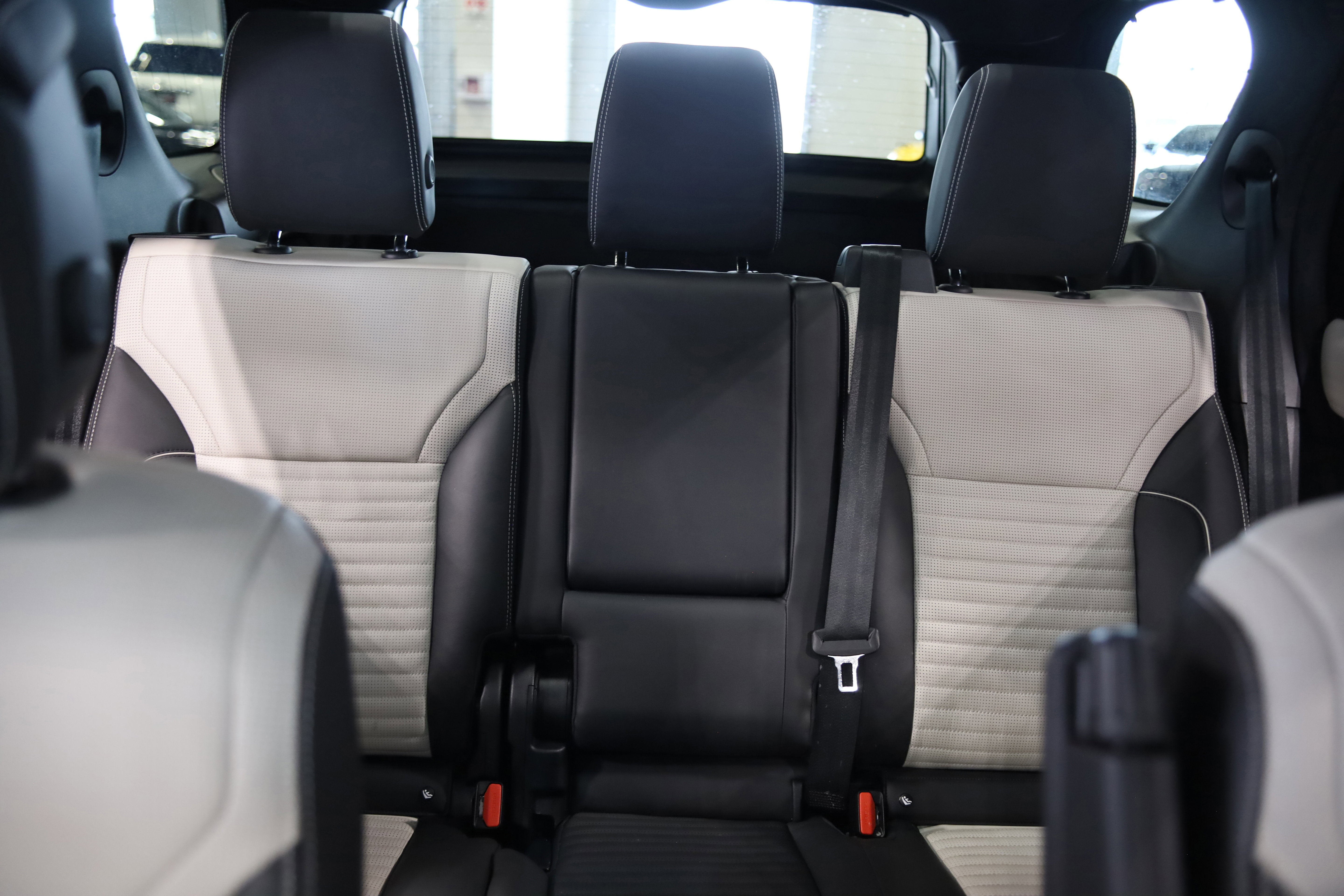 2023 Land Rover Discovery S R-Dynamic