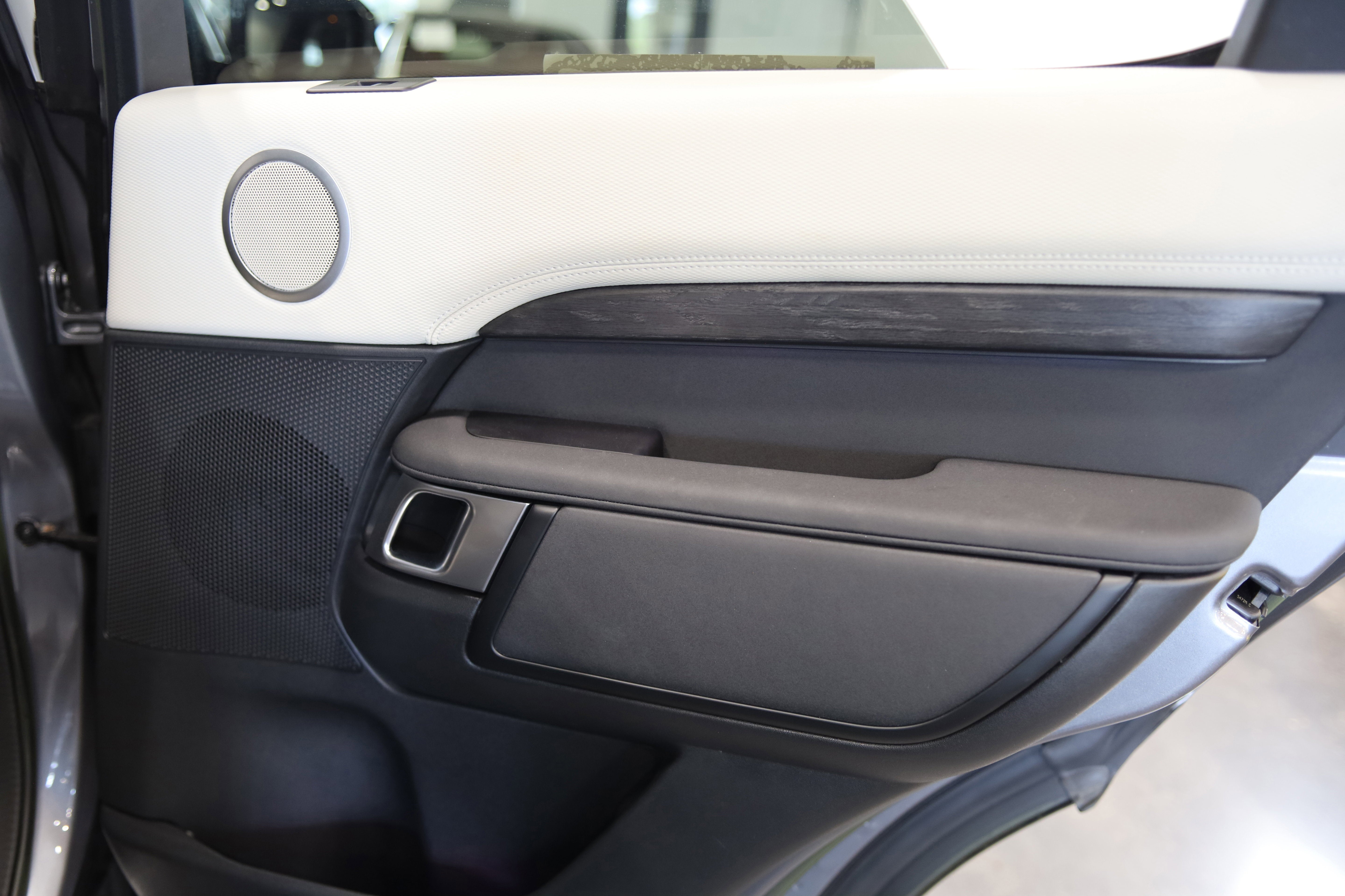 2023 Land Rover Discovery S R-Dynamic