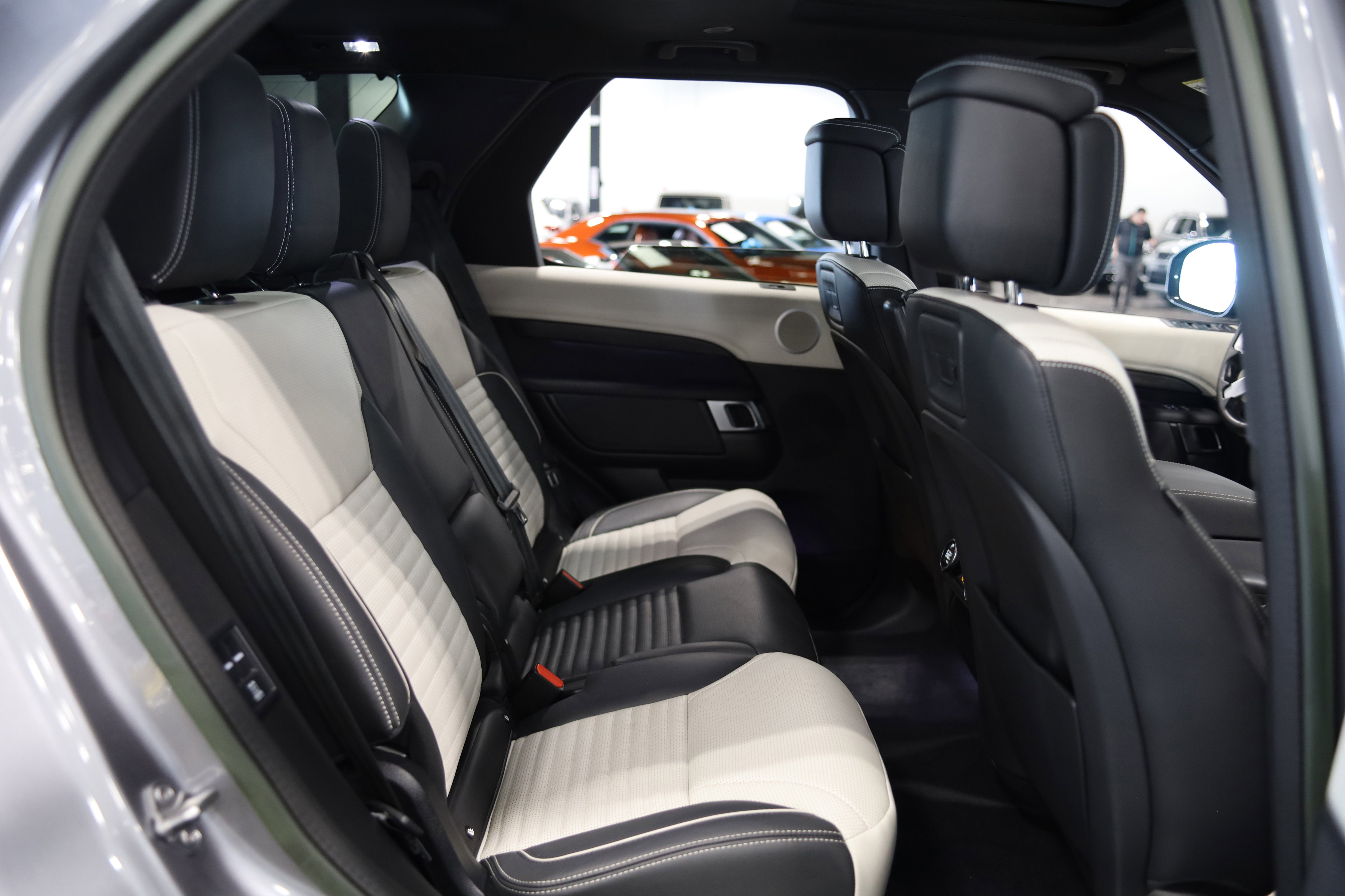 2023 Land Rover Discovery S R-Dynamic