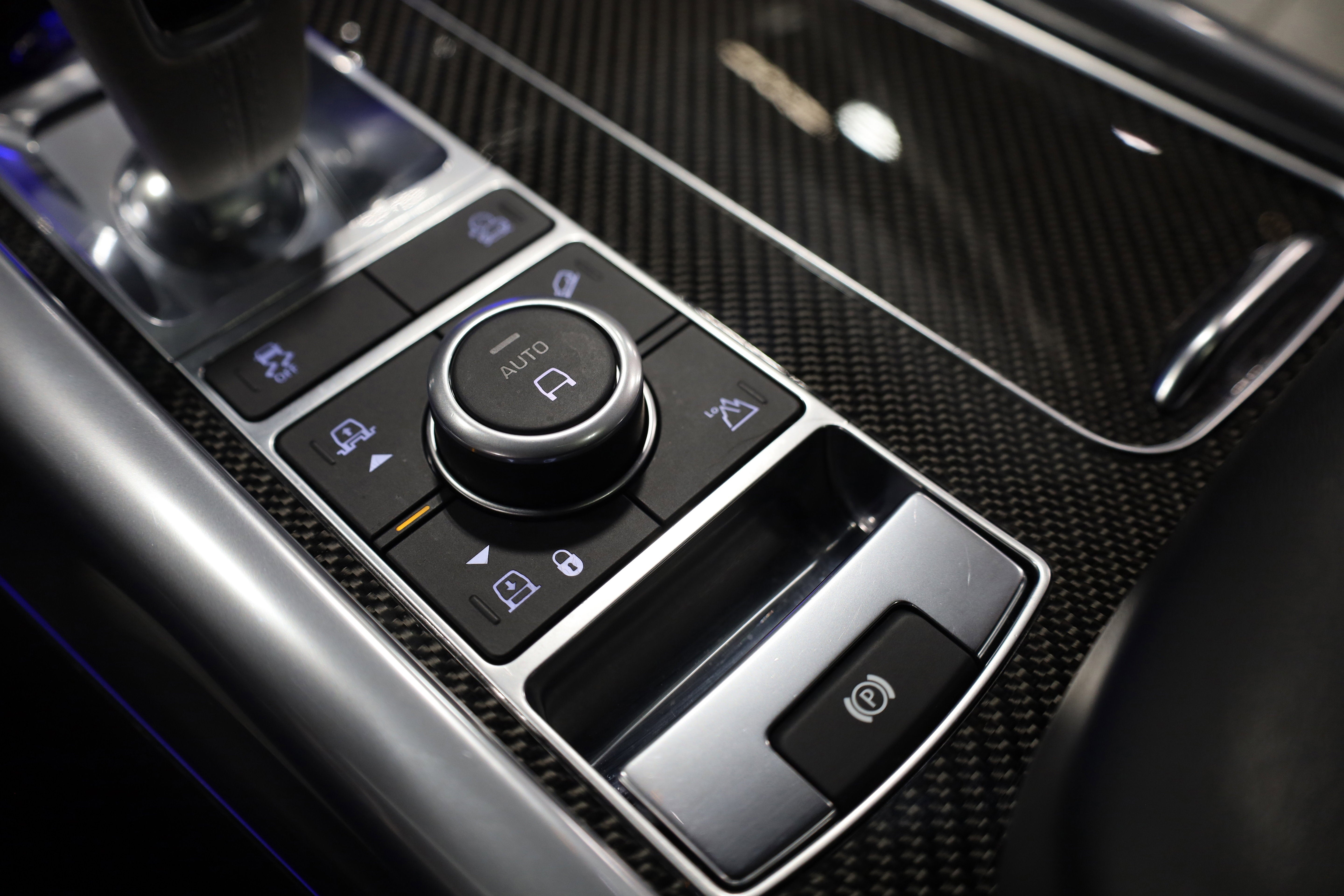 2022 Land Rover Range Rover Sport SVR Carbon Edition