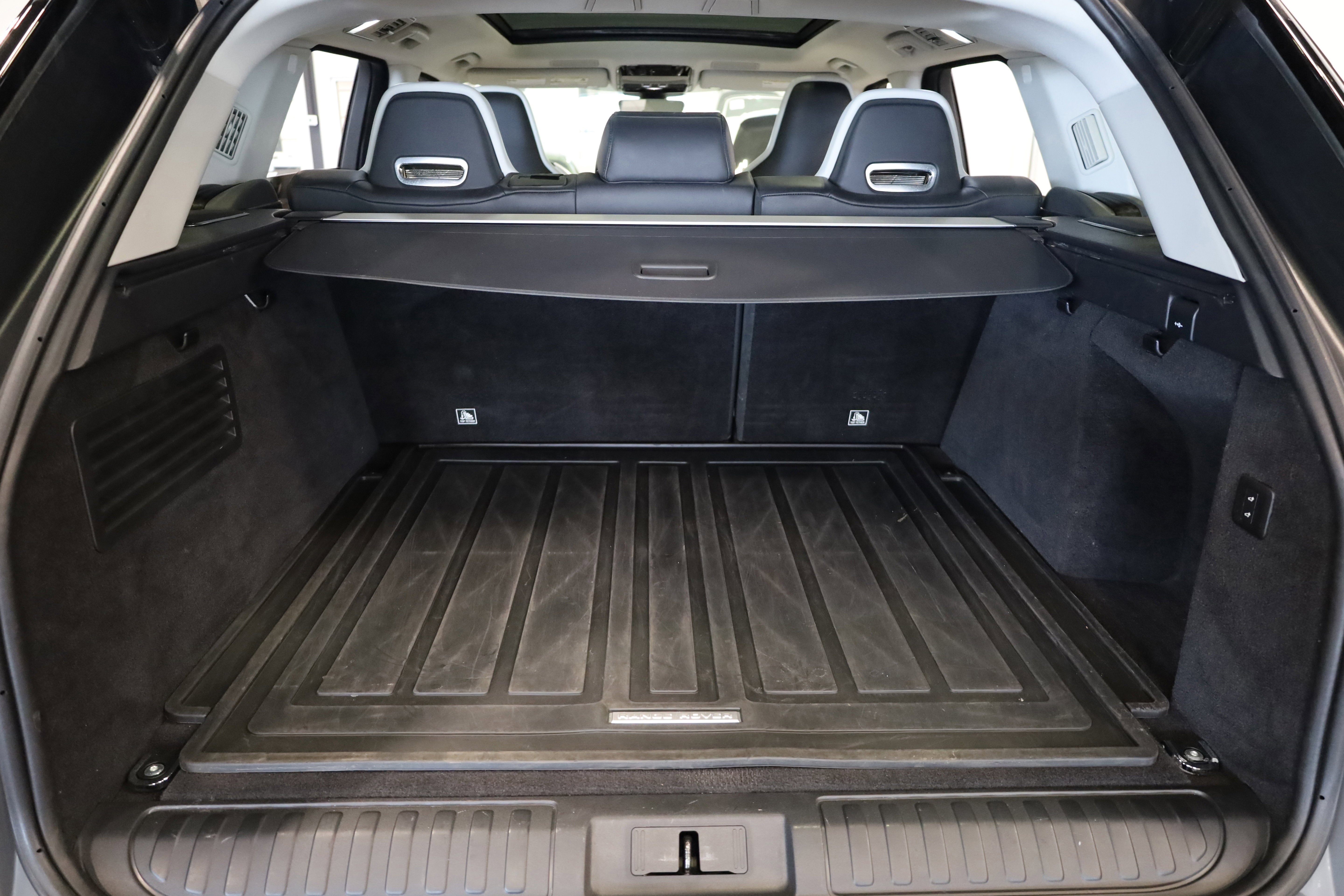 2022 Land Rover Range Rover Sport SVR Carbon Edition