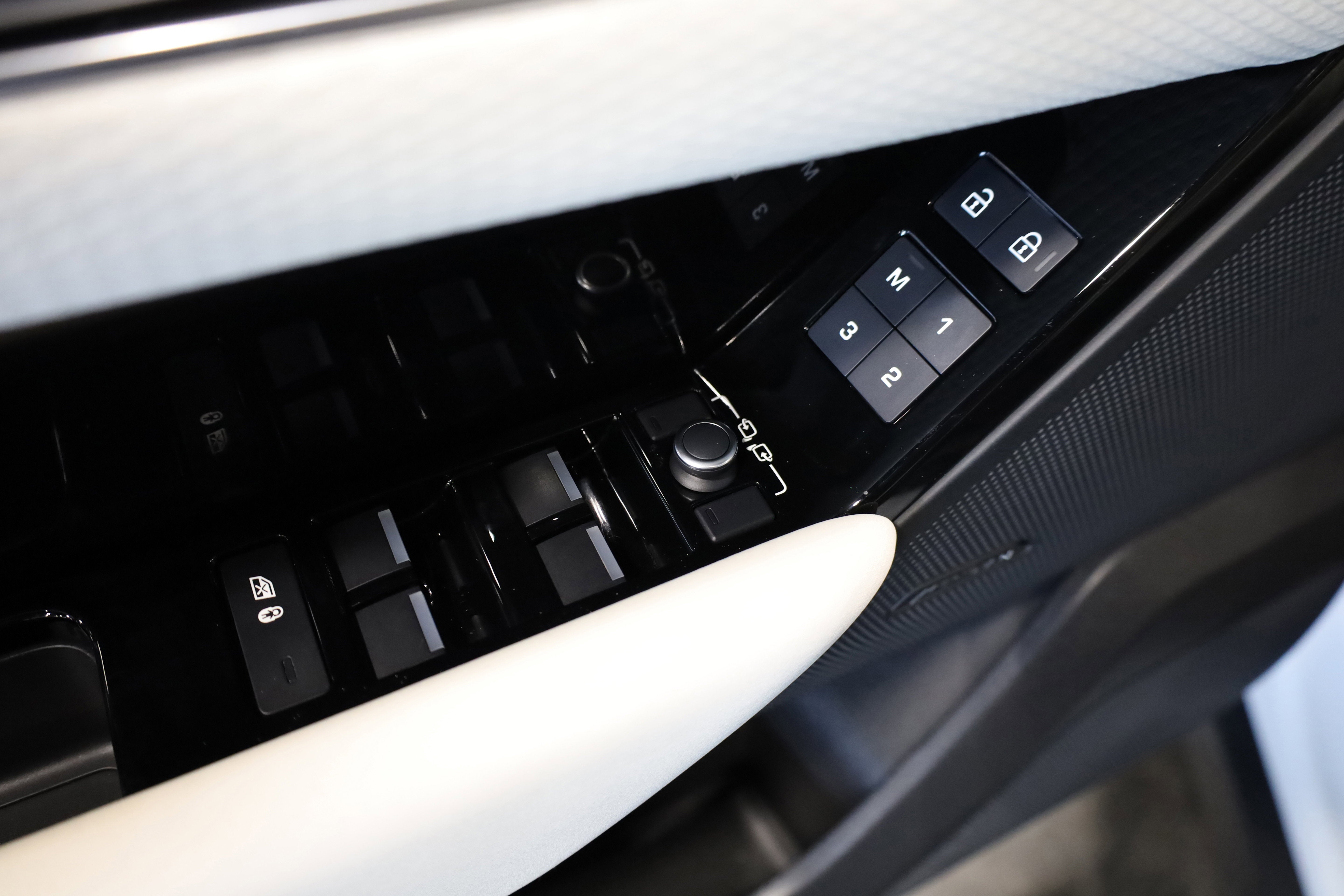 2023 Land Rover Range Rover Velar R-Dynamic S