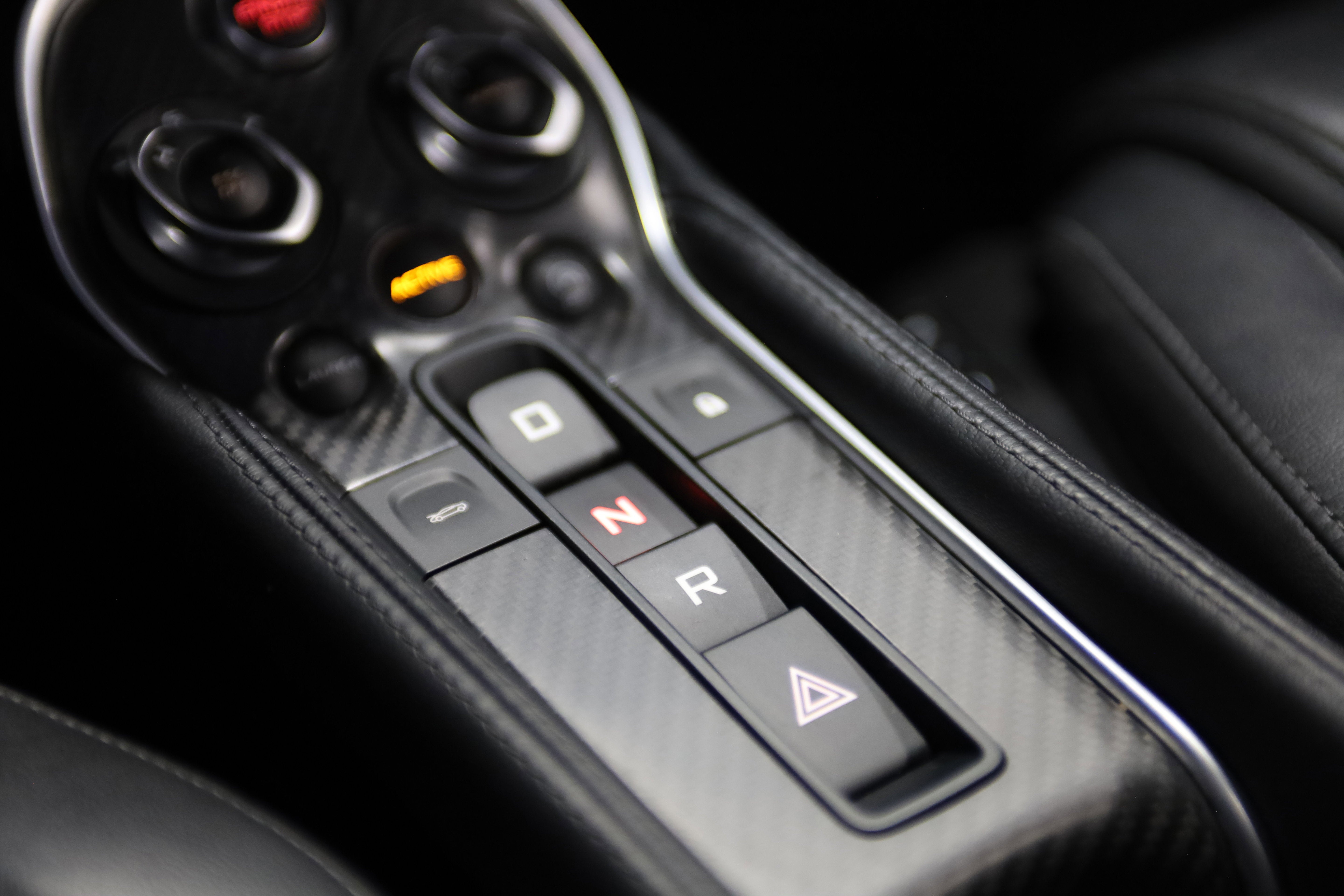 2018 McLaren 570S Base