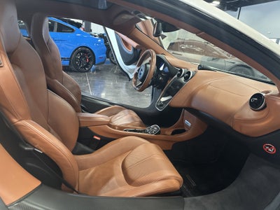 2017 McLaren 570GT Base