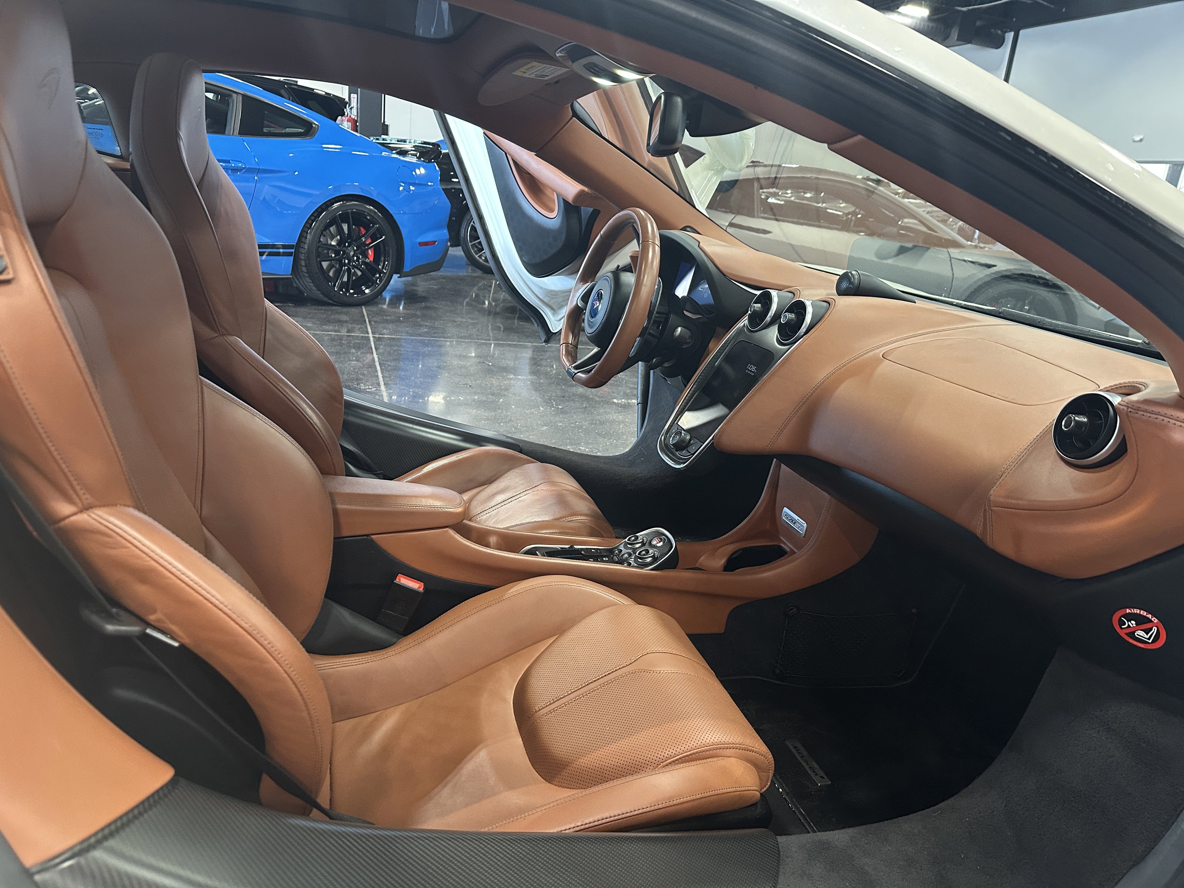 2017 McLaren 570GT Base