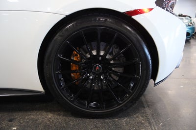 2017 McLaren 570GT Base