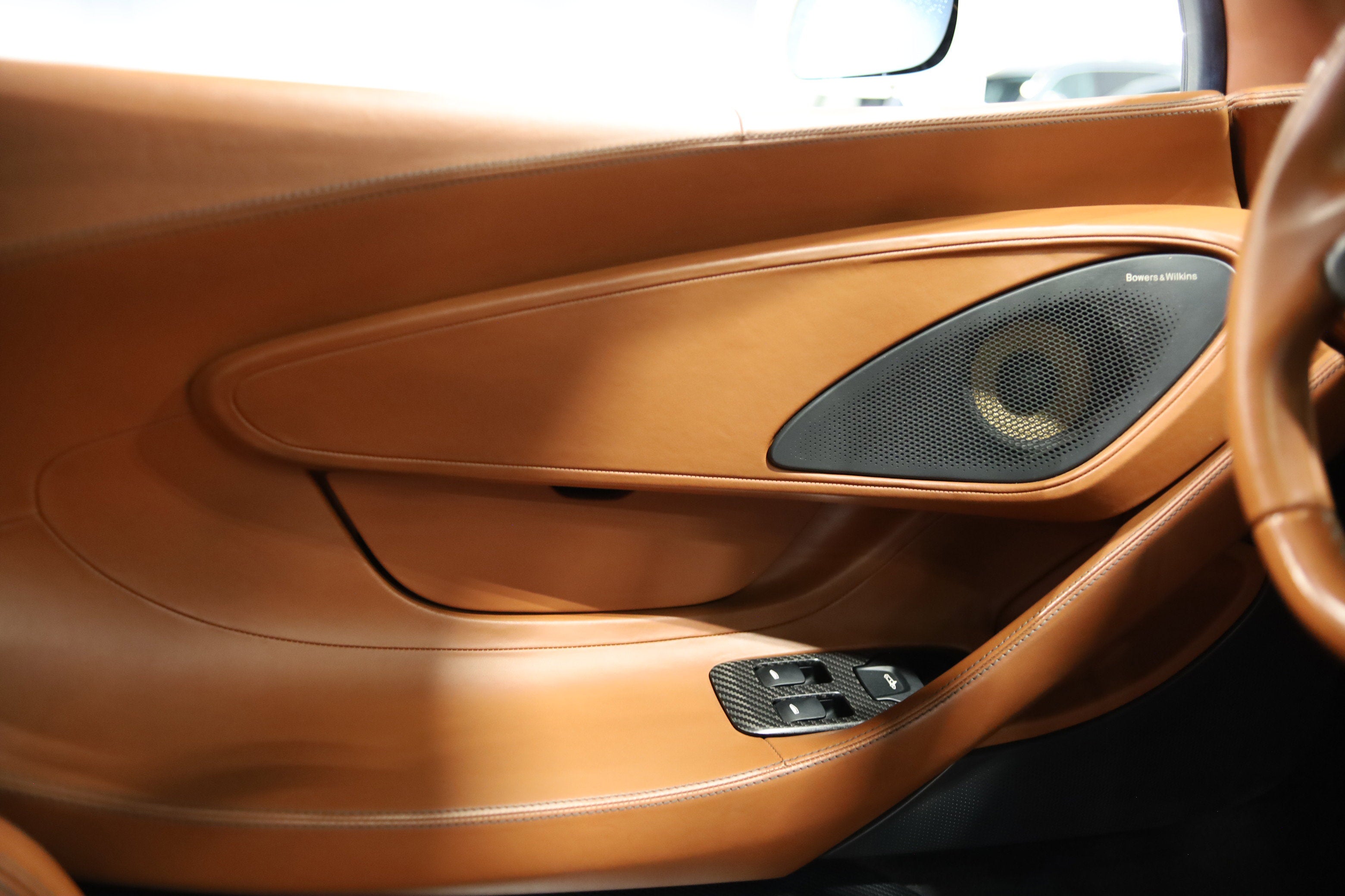 2017 McLaren 570GT Base