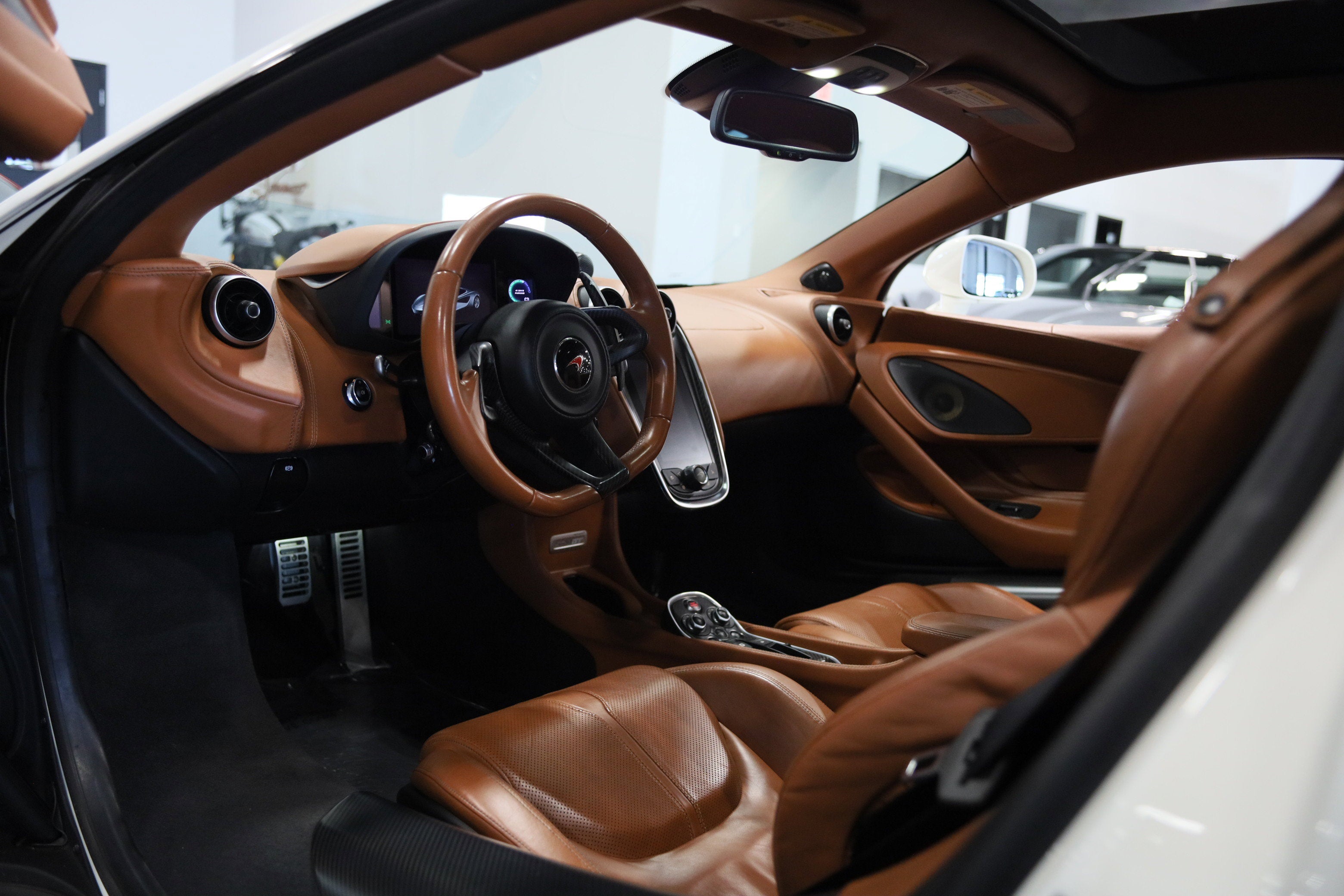 2017 McLaren 570GT Base