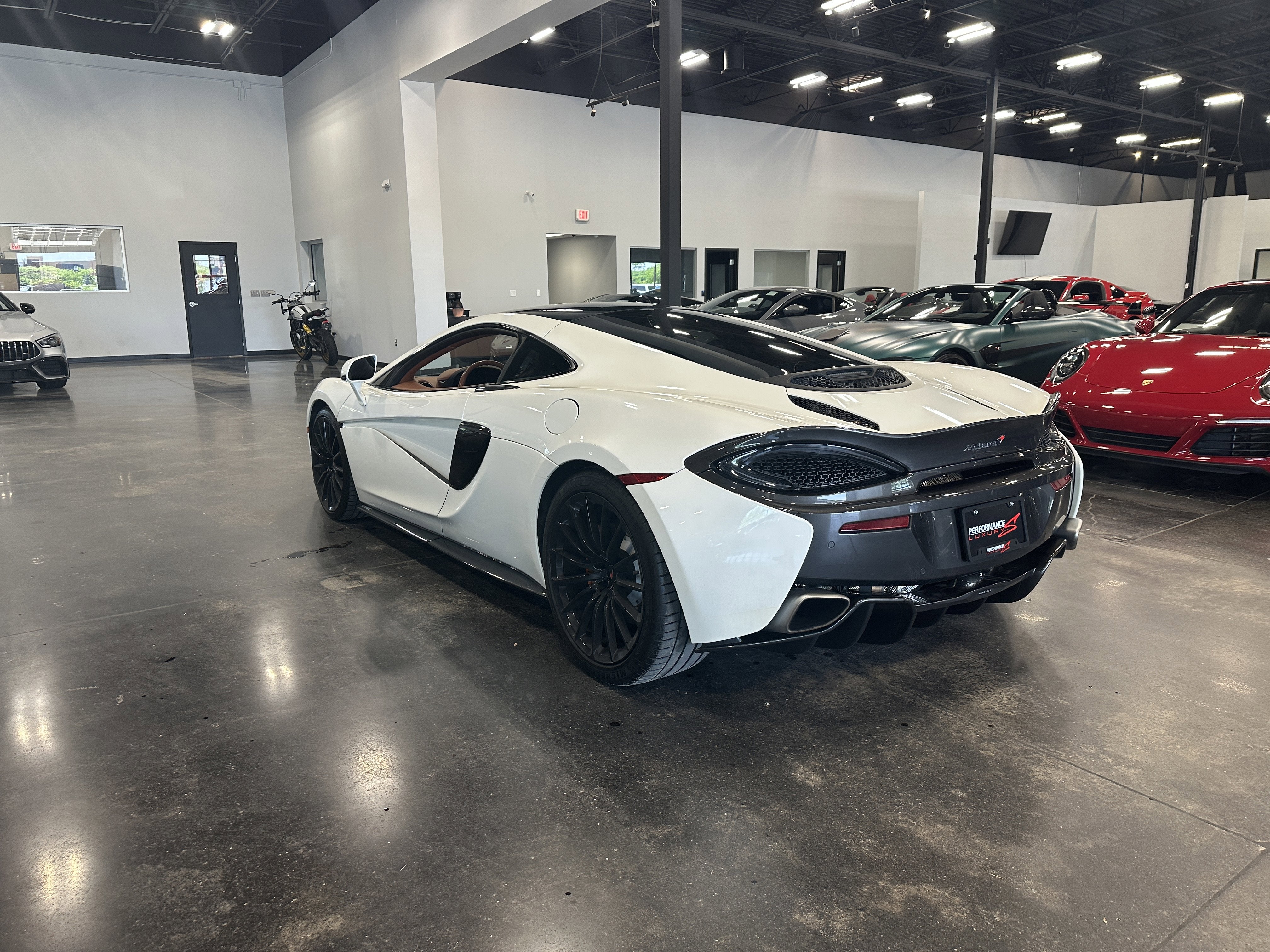 2017 McLaren 570GT Base