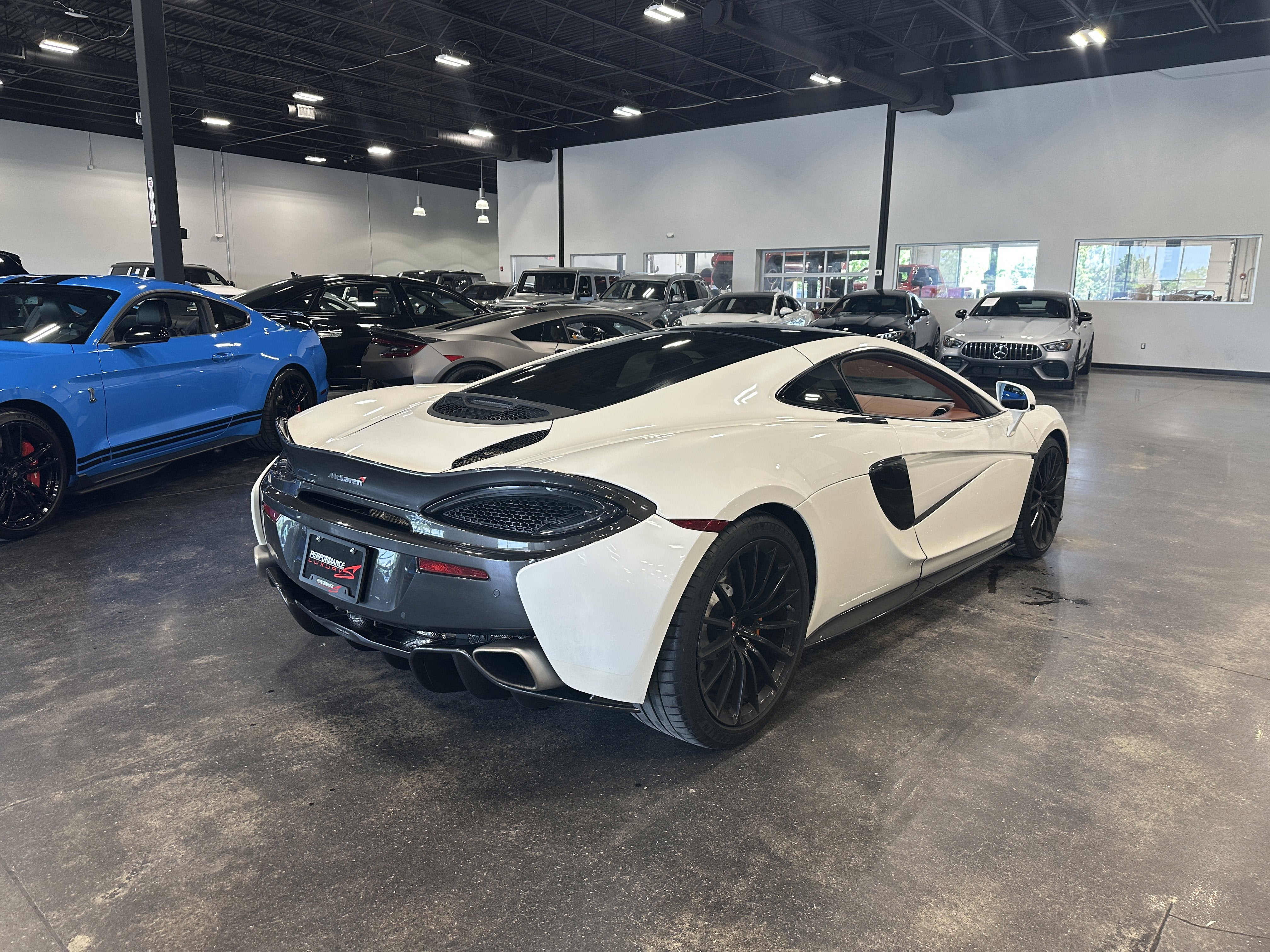 2017 McLaren 570GT Base