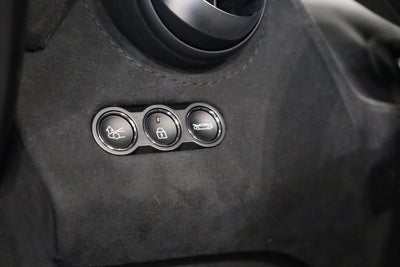 2025 McLaren 750S Base