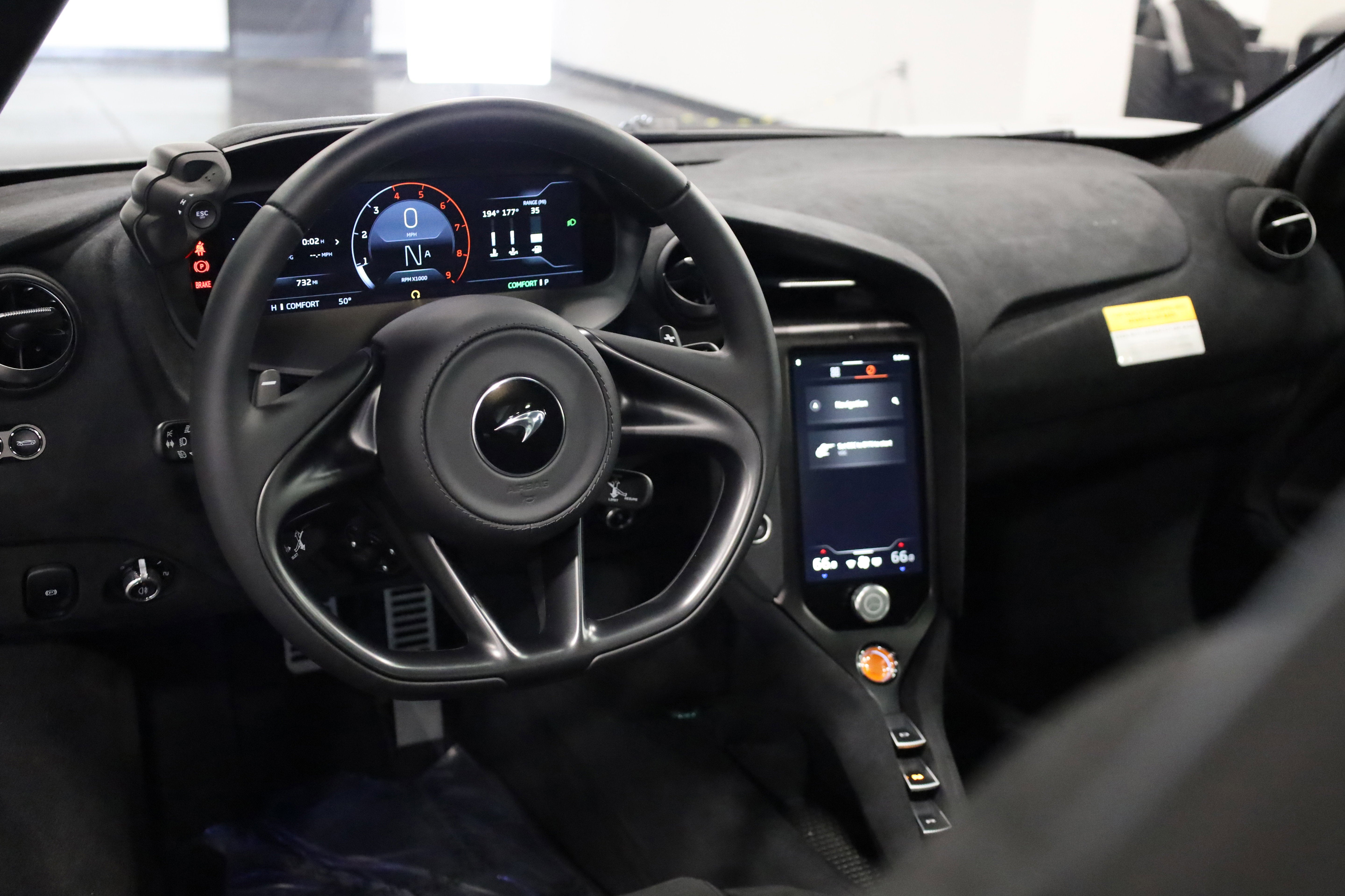 2025 McLaren 750S Base