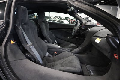 2025 McLaren 750S Base