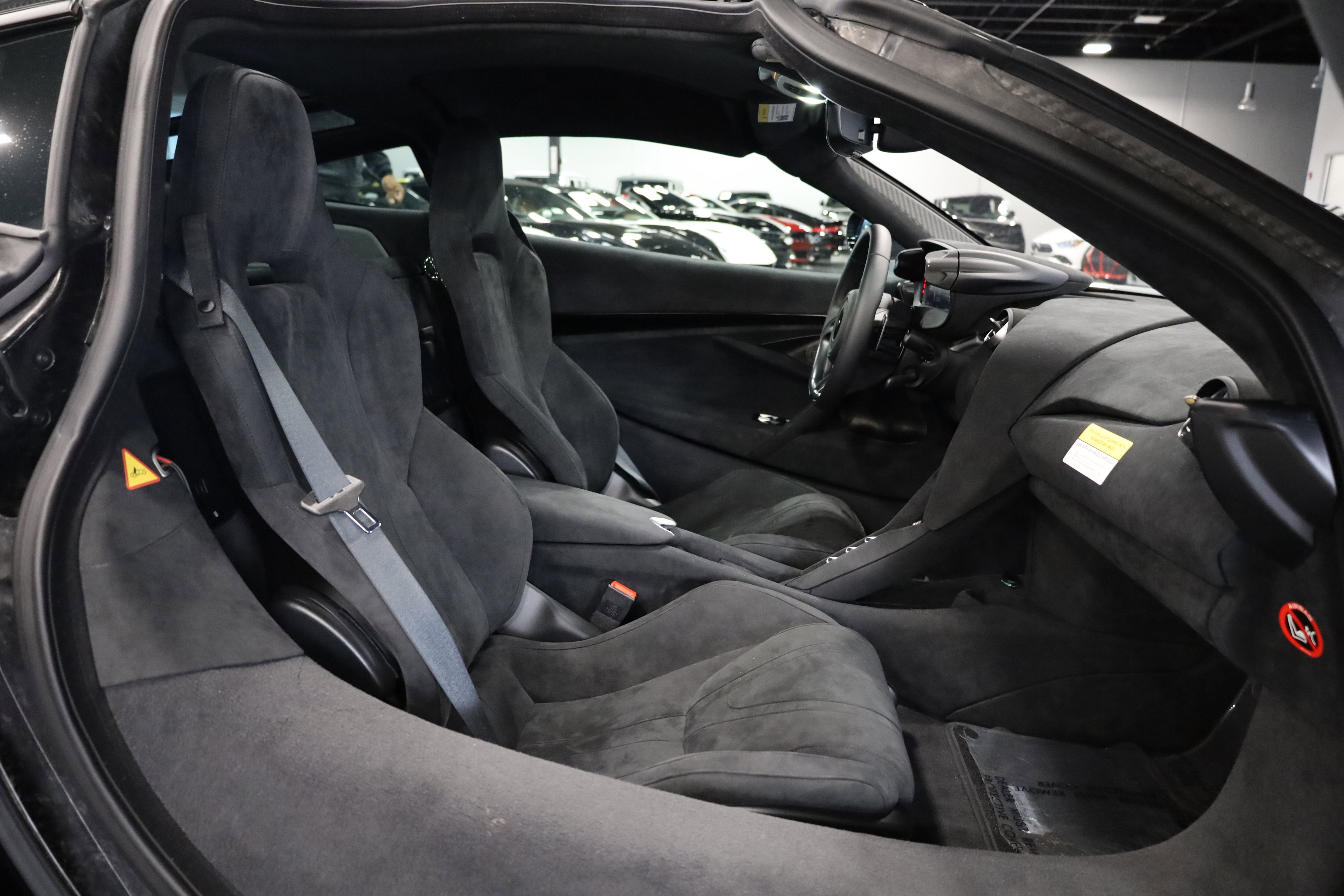 2025 McLaren 750S Base