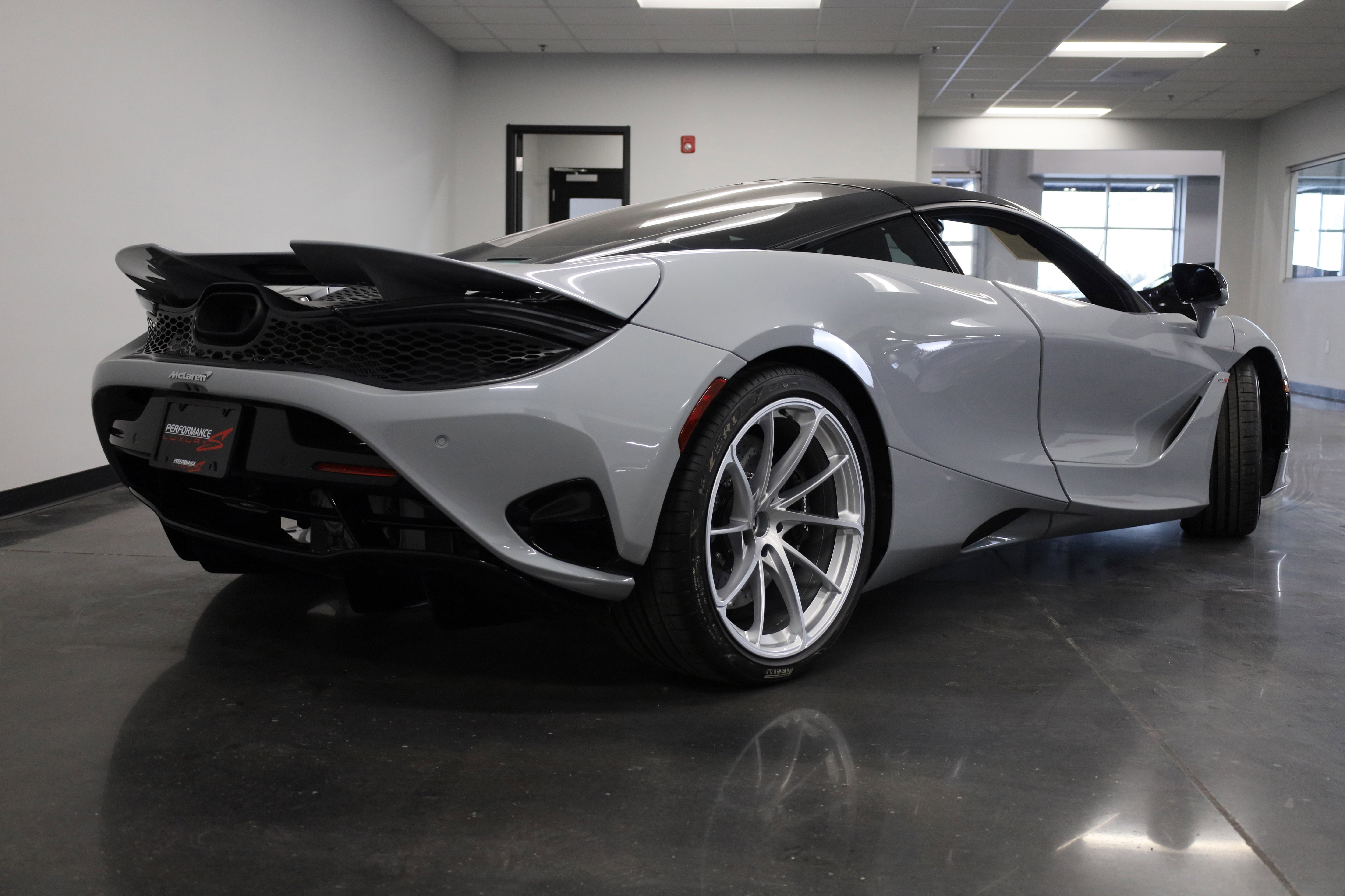 2025 McLaren 750S Base