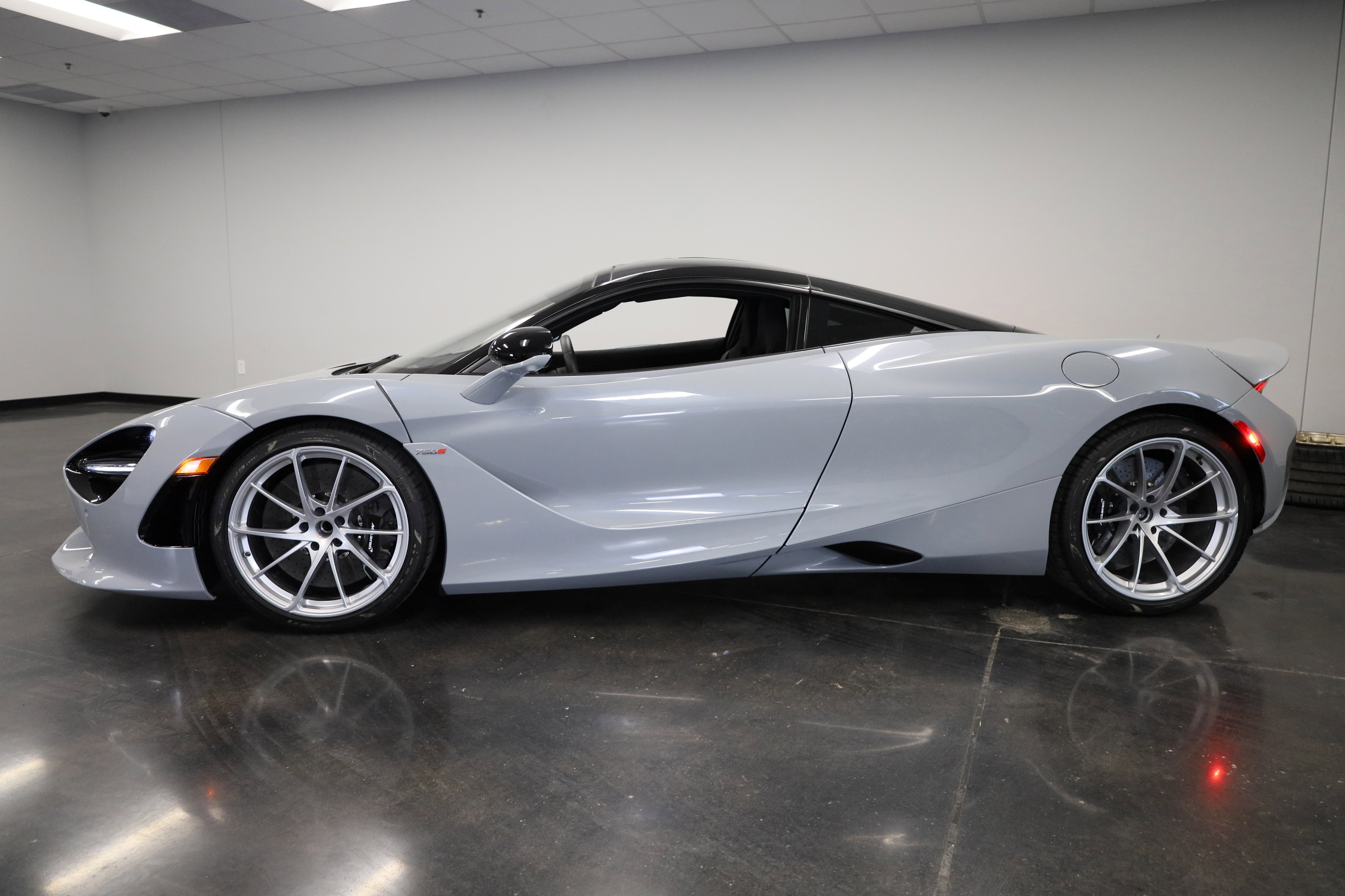 2025 McLaren 750S Base