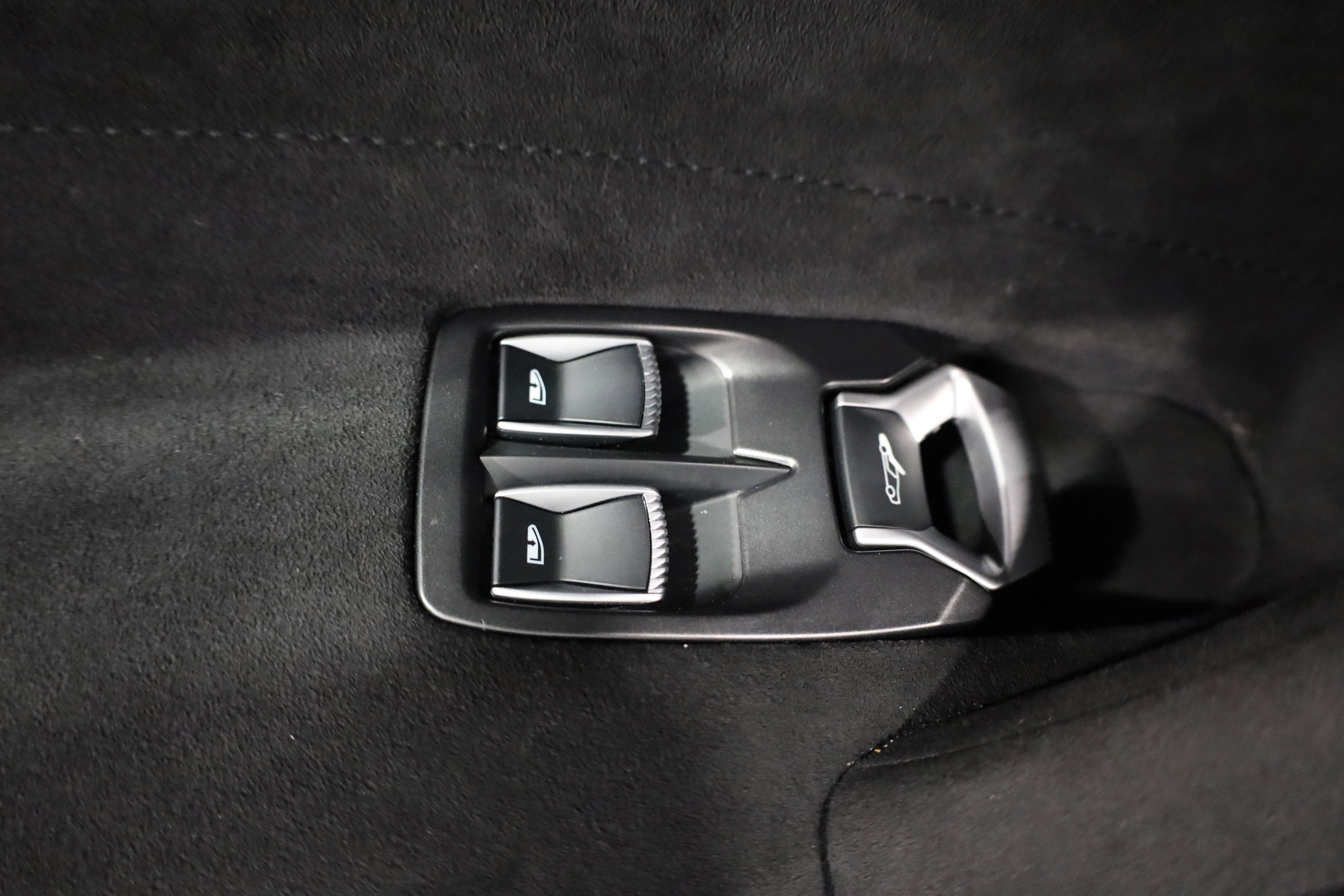 2025 McLaren 750S Base